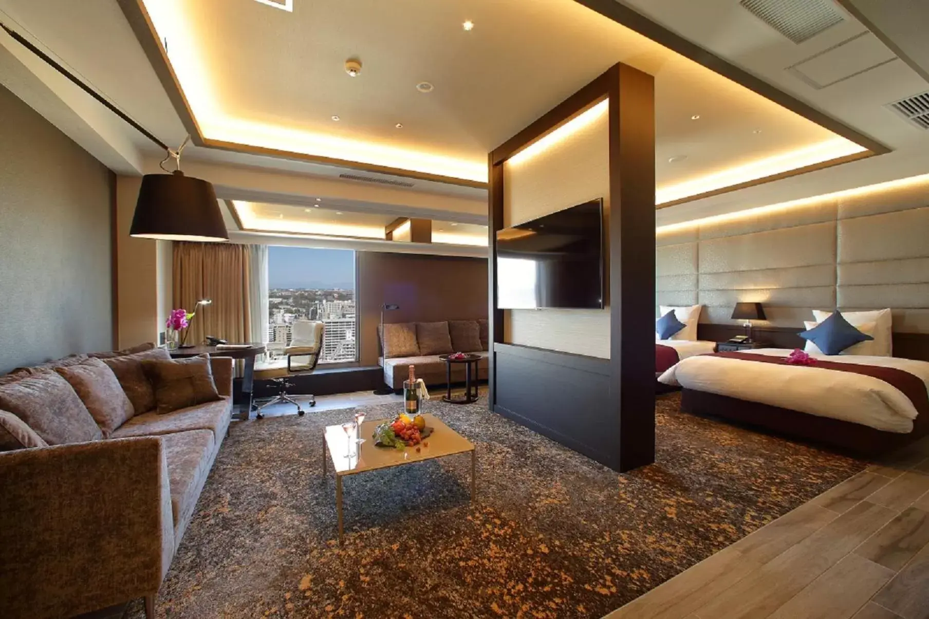 Photo of the whole room, Seating Area in ANA Crowne Plaza Kumamoto New Sky, an IHG Hotel