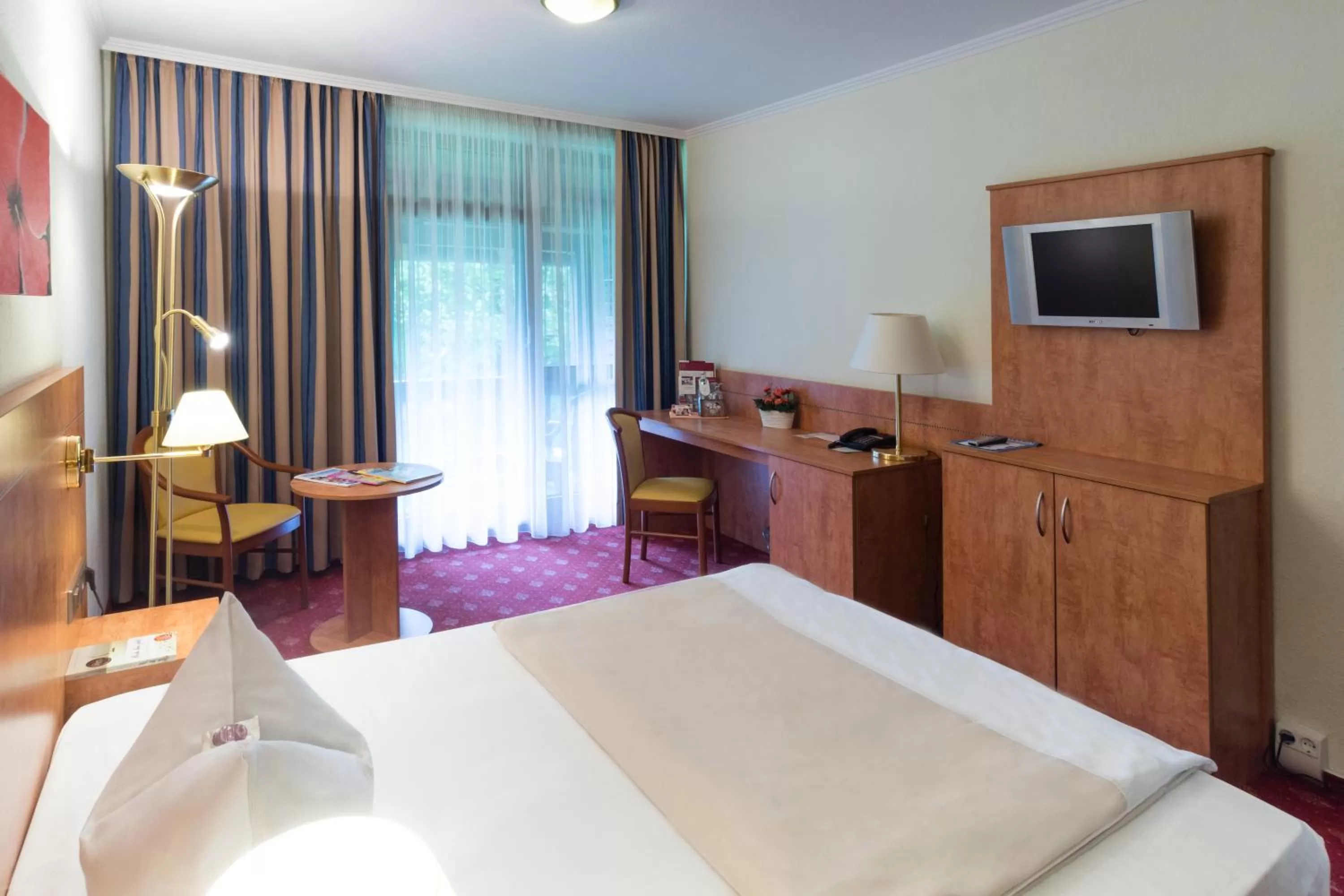 Photo of the whole room, Bed in Hotel St. Georg