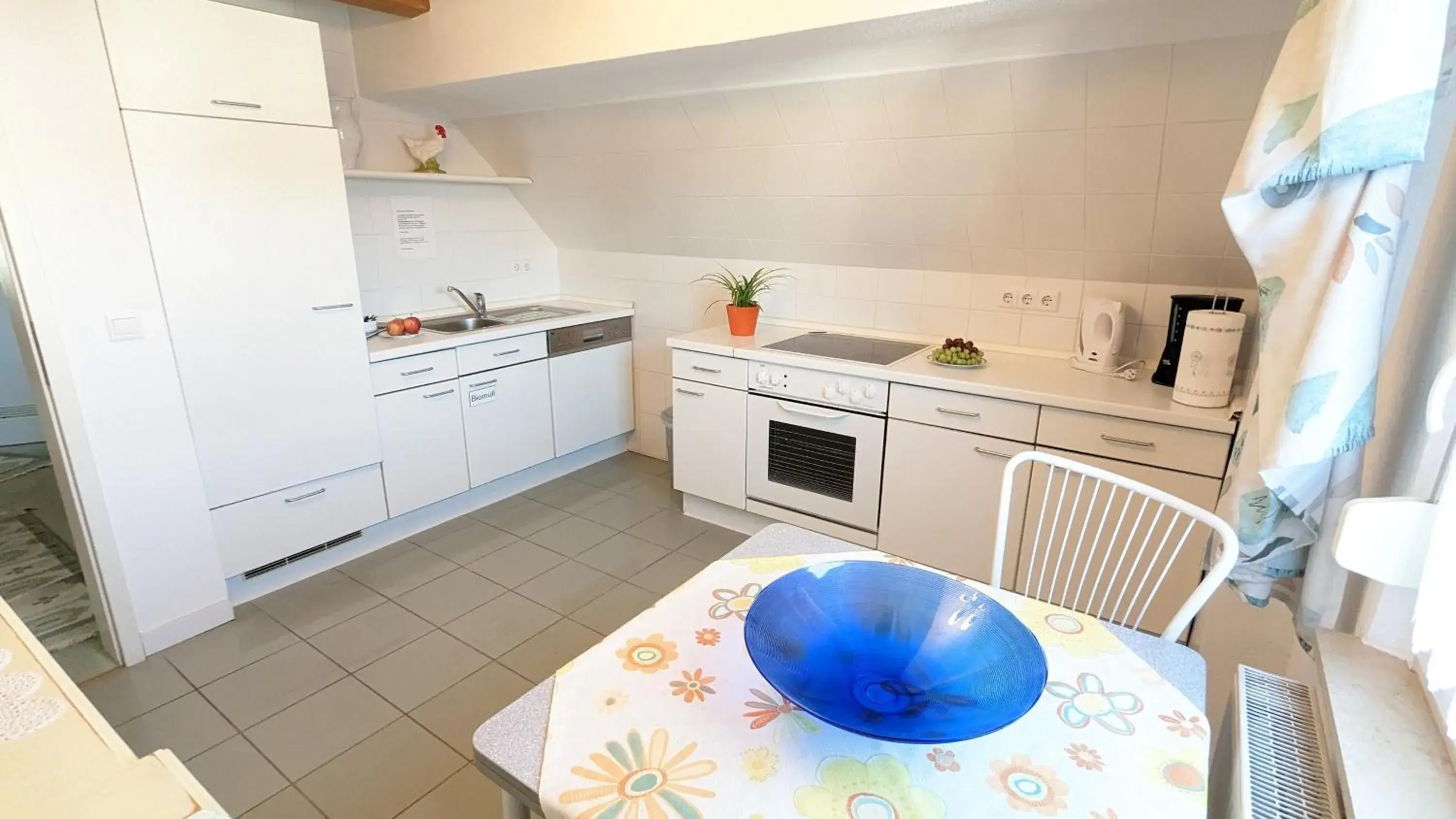 Kitchen or kitchenette, Kitchen/Kitchenette in Ambient Hotel am Europakanal