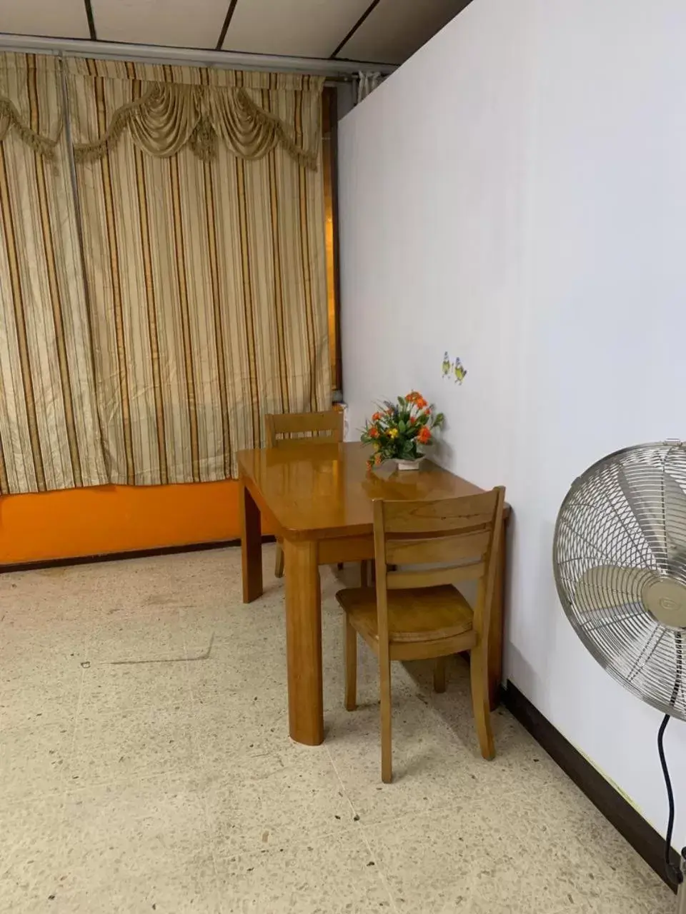 Seating Area in La Fortuna Roja