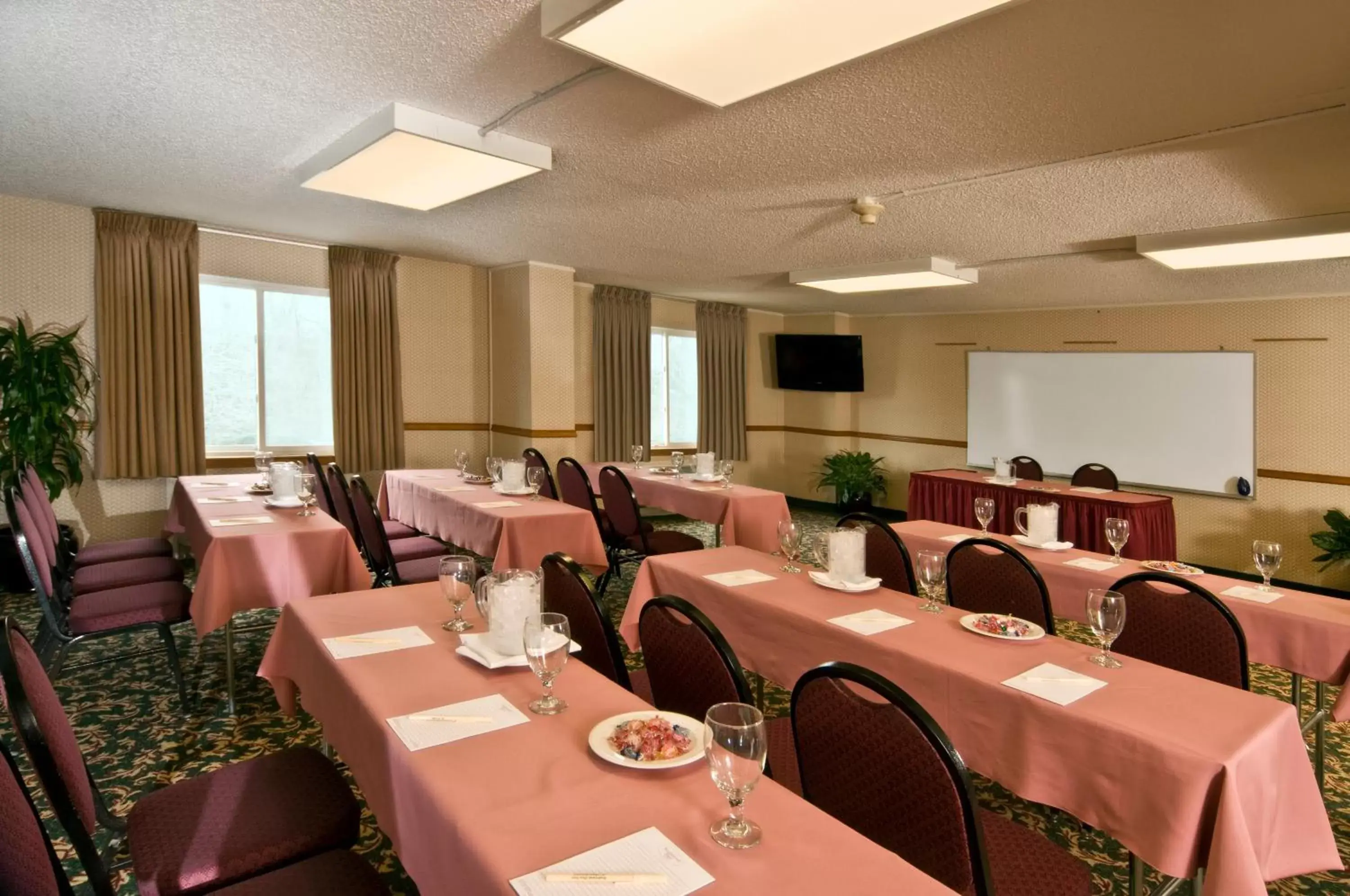 Banquet/Function facilities in Meadowlands Plaza Hotel