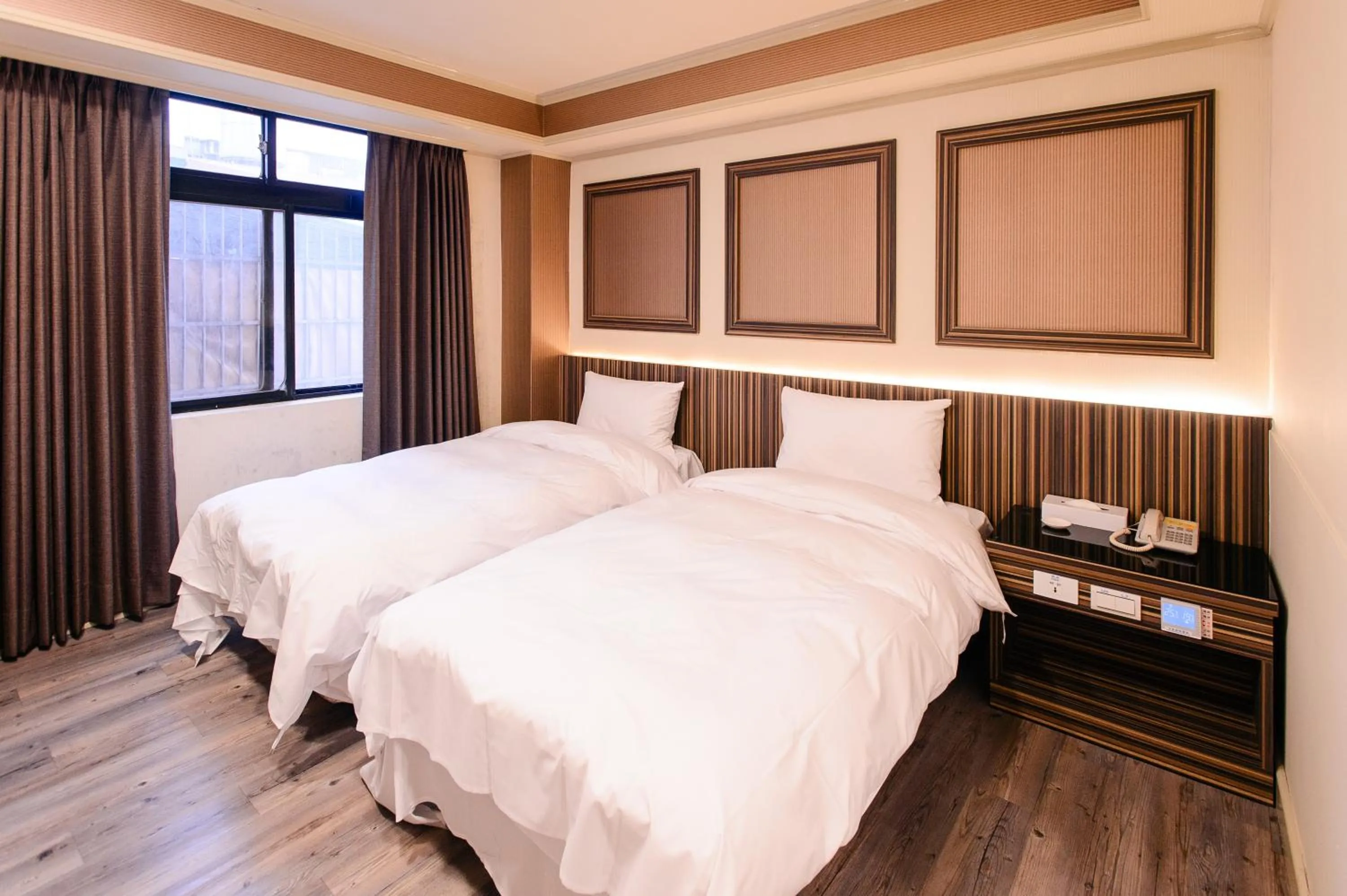 Bedroom, Bed in Duke Business Hotel