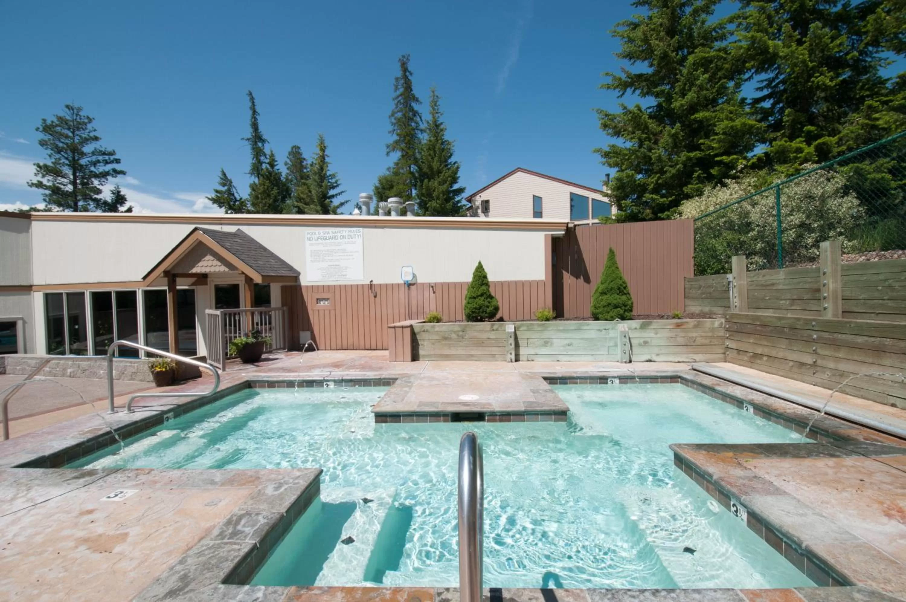 Hot Tub in Meadow Lake Resort & Condos