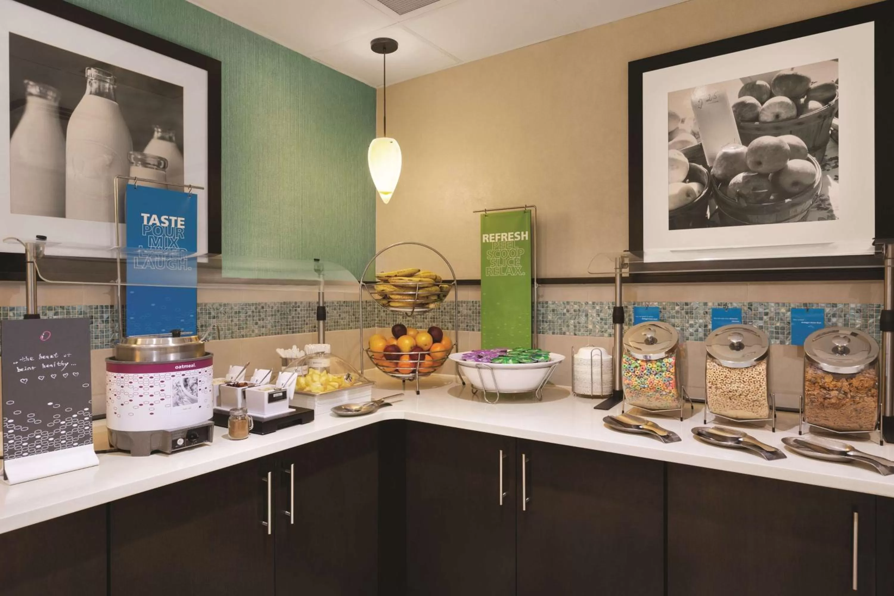 Breakfast in Hampton Inn Orlando International Drive Convention Center