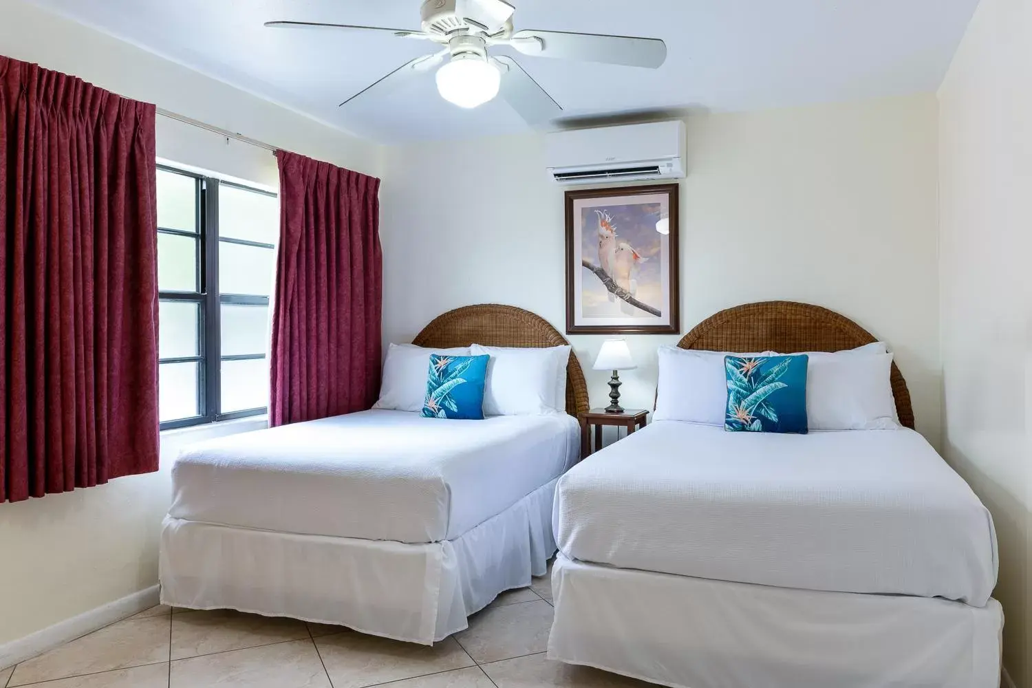 Bedroom, Bed in Rock Reef Resort