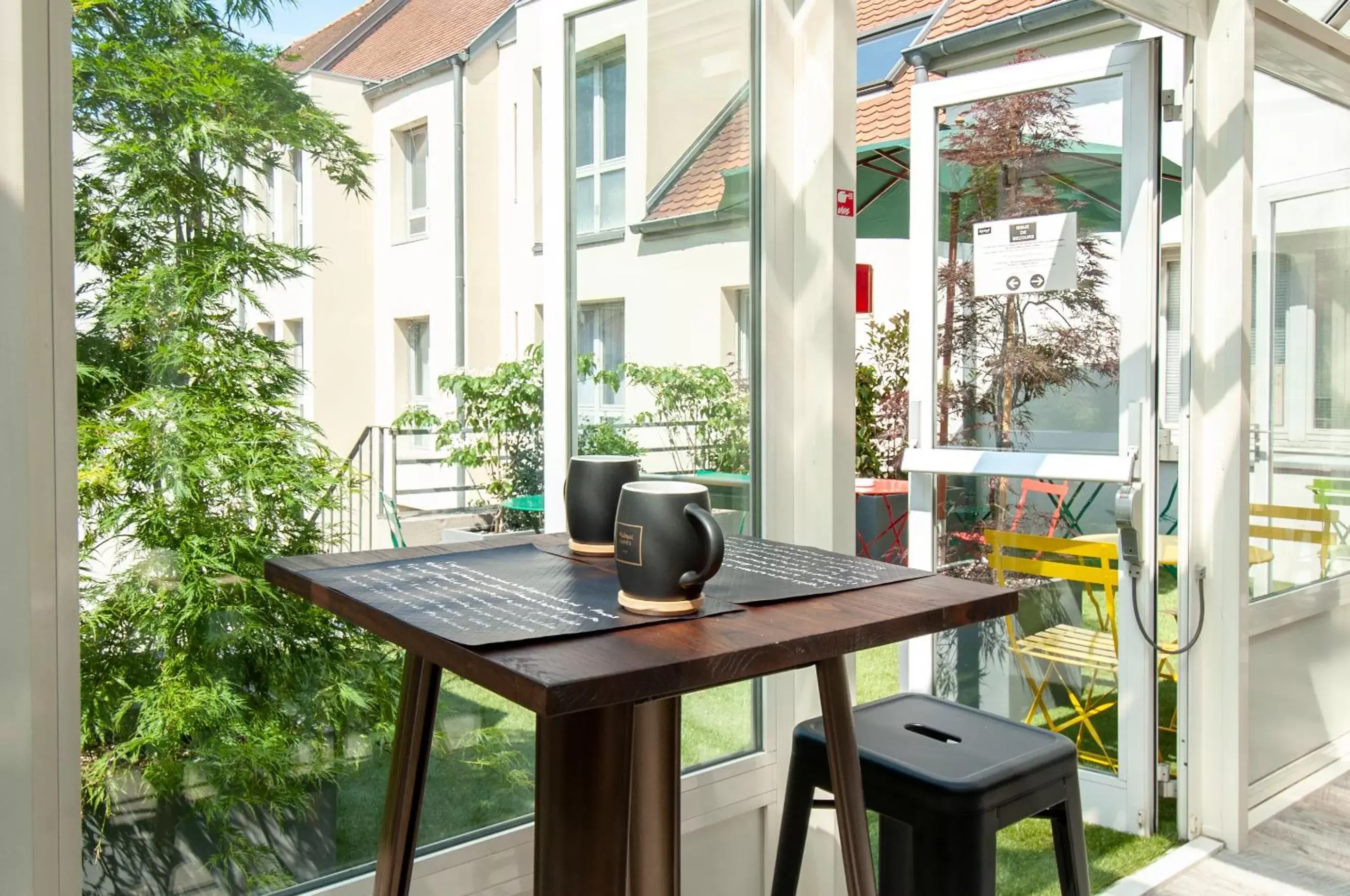 Patio in La Maison Hôtel Mulhouse Centre