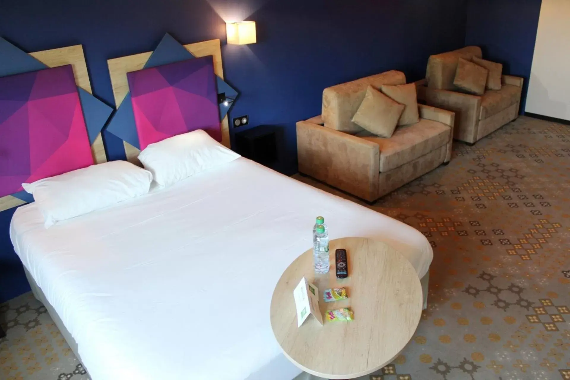 Photo of the whole room, Bed in ibis styles Albi Centre Le Theatro