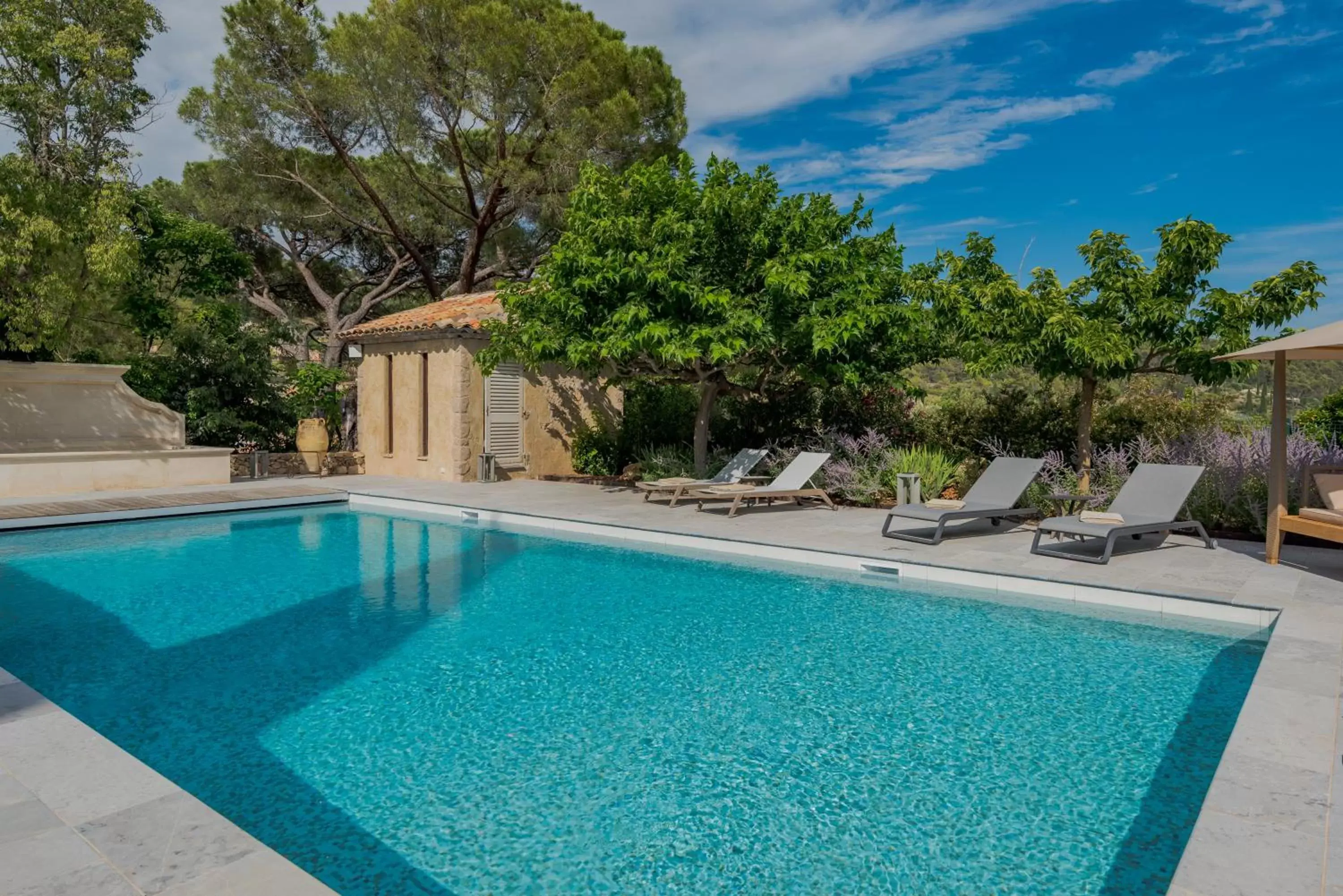 Pool view, Swimming Pool in LOU CALEN