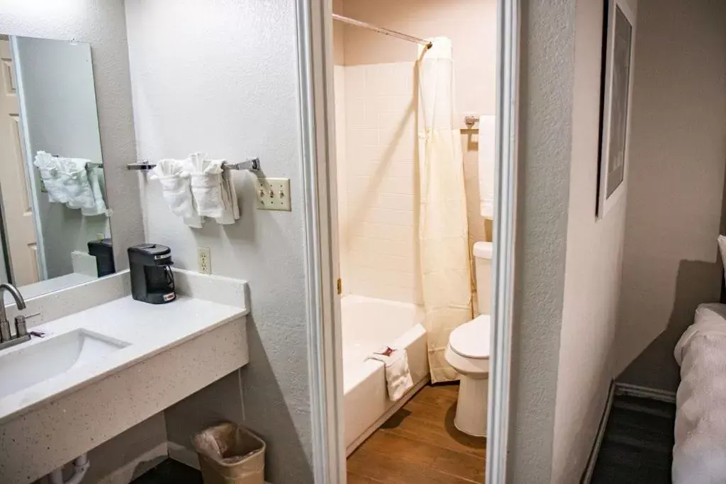 Bathroom in Salt Creek Lodge