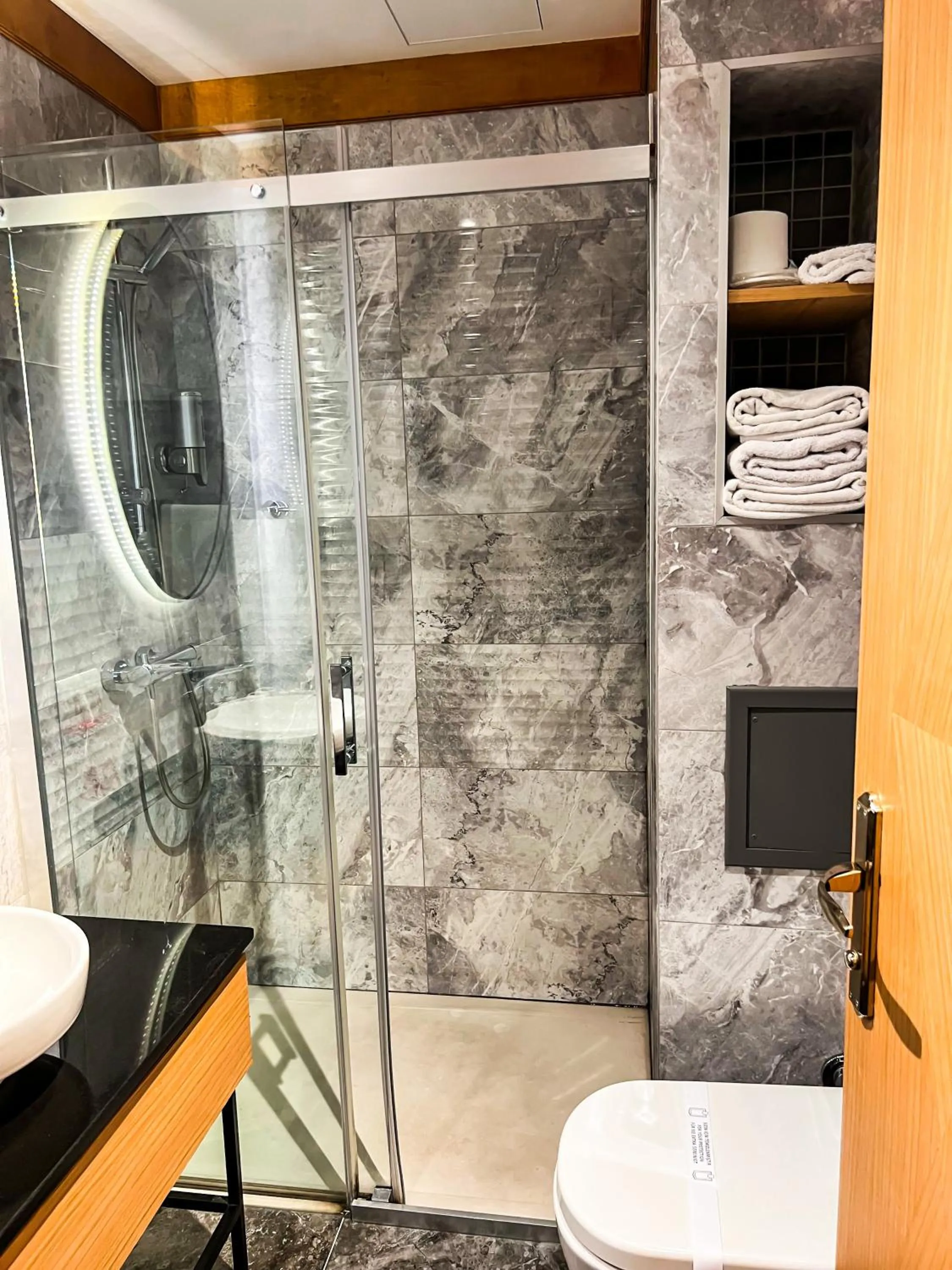 Toilet in Triada Hotel Karaköy