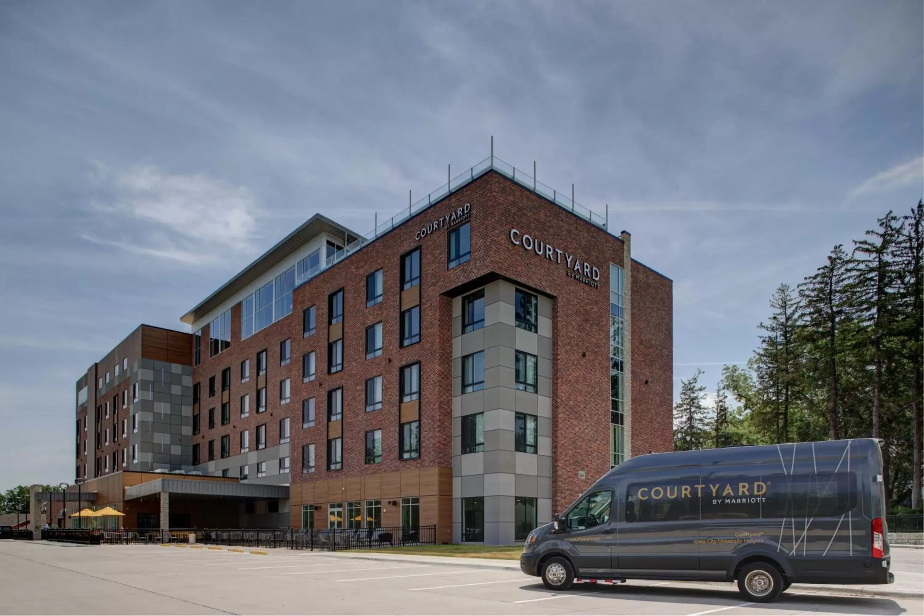 Property Building in Courtyard by Marriott Iowa City University Heights