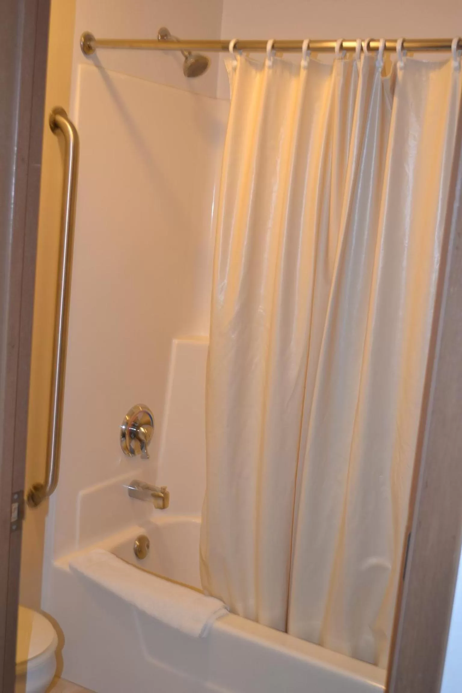 Bathroom in Sky Lodge Inn & Suites - Delavan