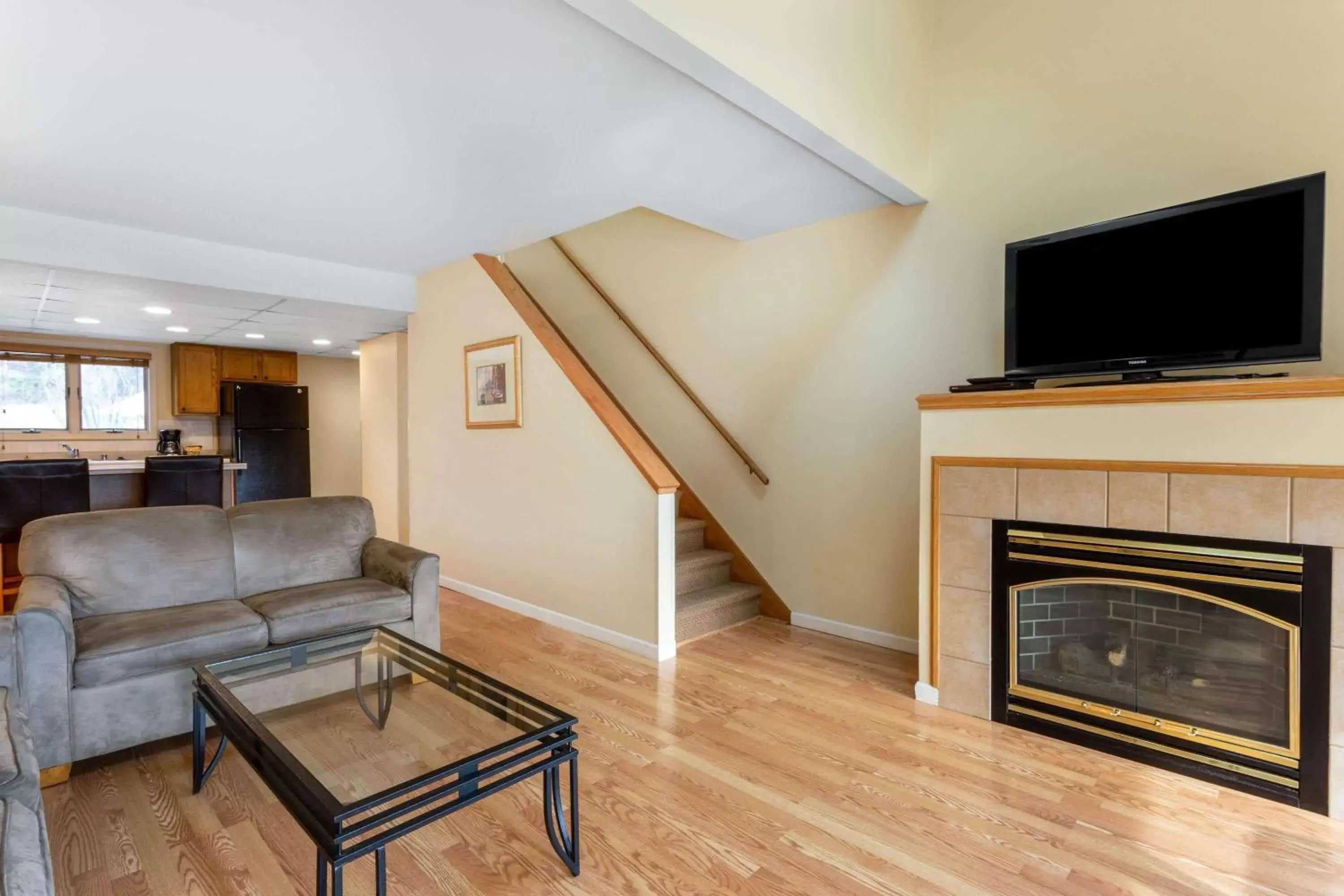 Photo of the whole room, TV/Entertainment Center in Tamarack Wisconsin Dells, a Ramada by Wyndham