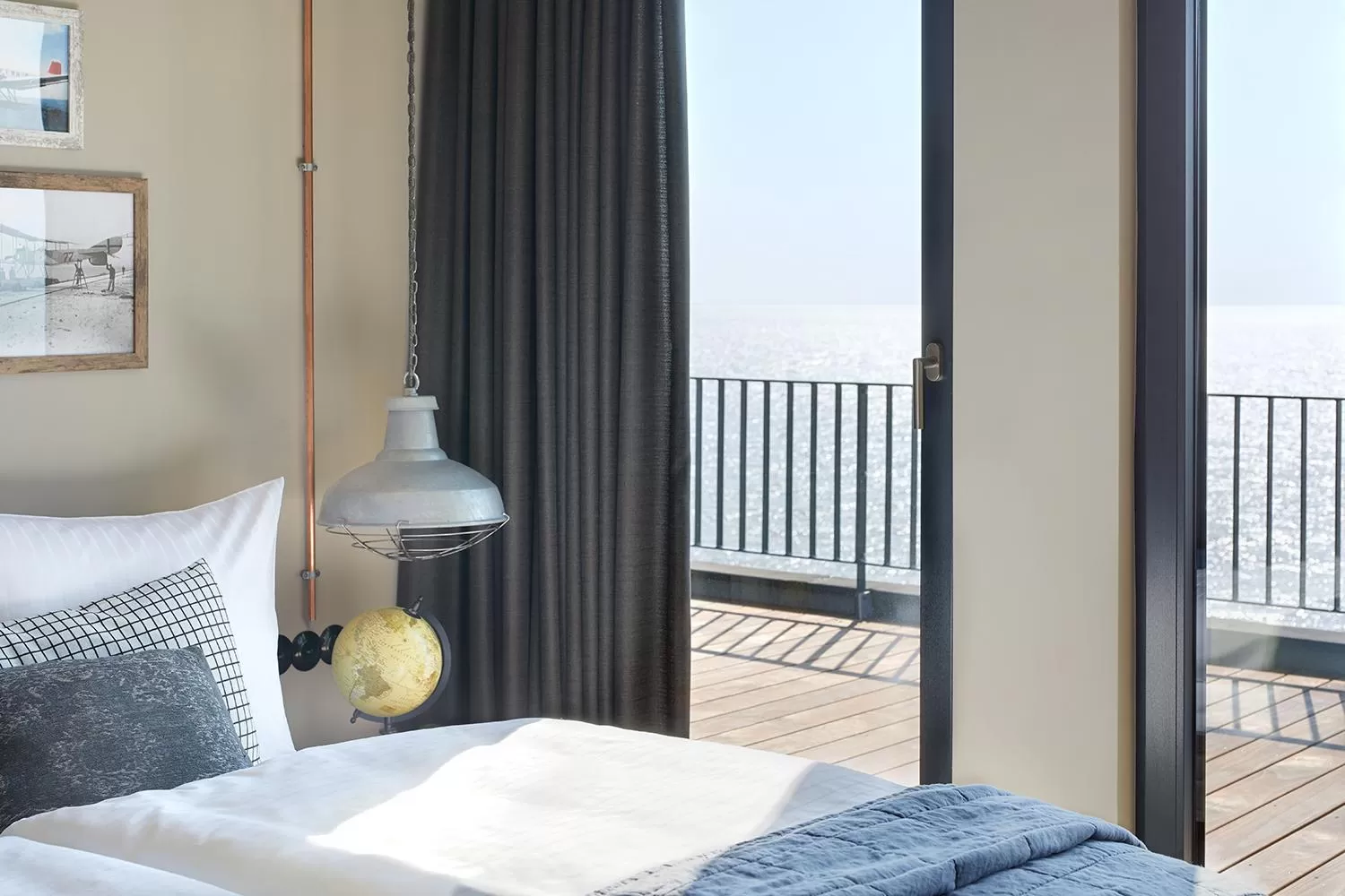 View (from property/room), Bed in Fliegerdeich Hotel & Restaurant