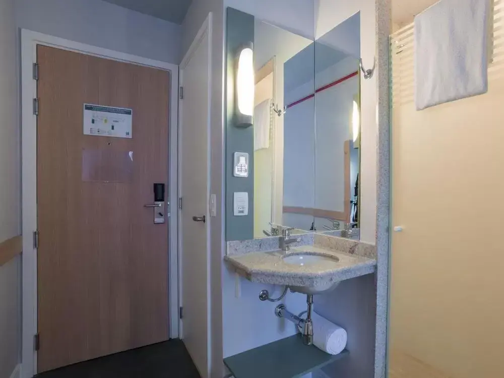 Bathroom in ibis budget Parauapebas