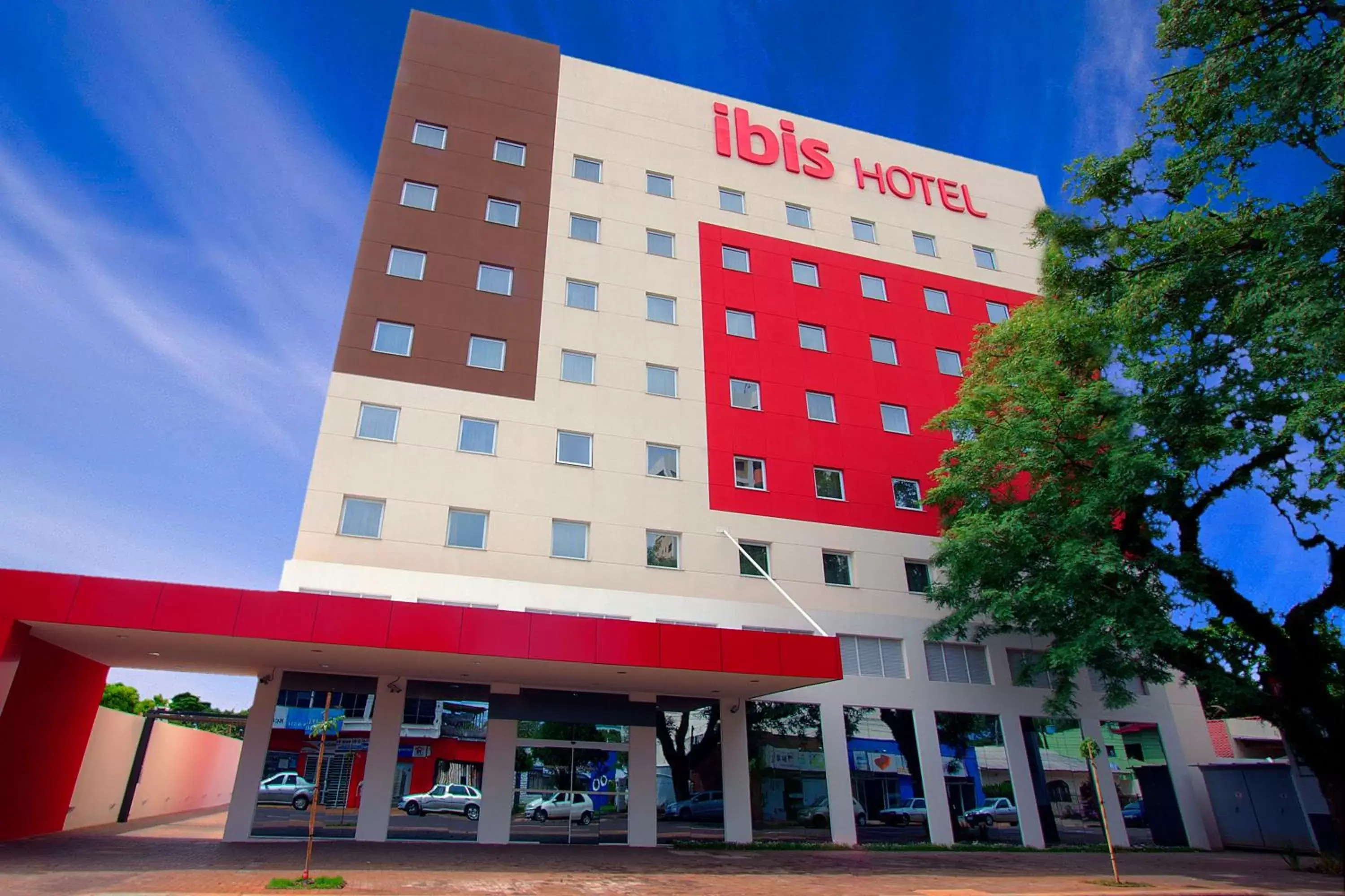 Facade/entrance in ibis Cascavel Facade/entrance in ibis Cascavel