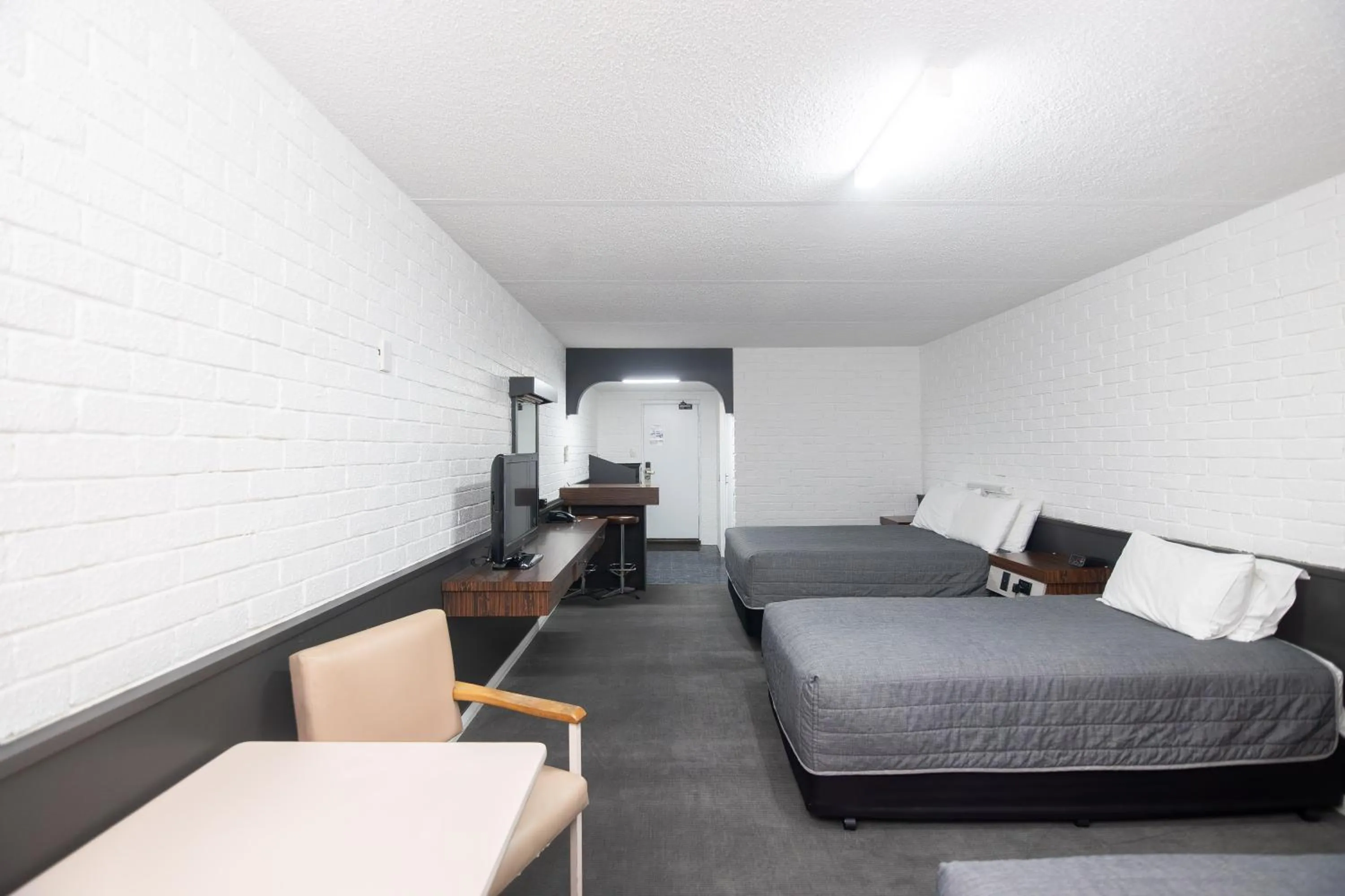 Bedroom, Bed in Dog Rock Motel