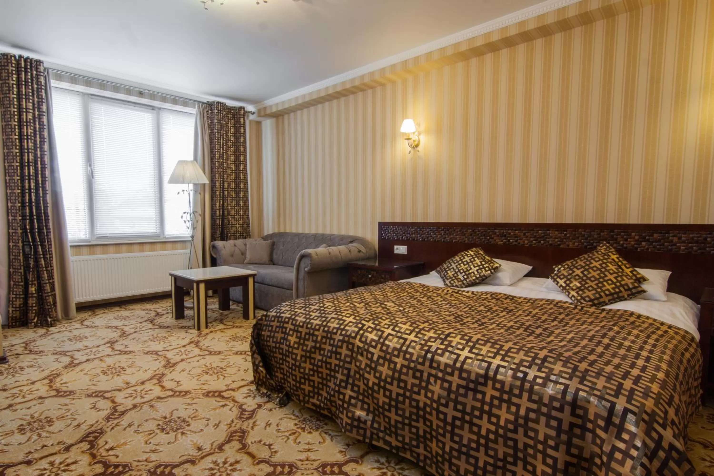 Photo of the whole room, Bed in Klassik Hotel