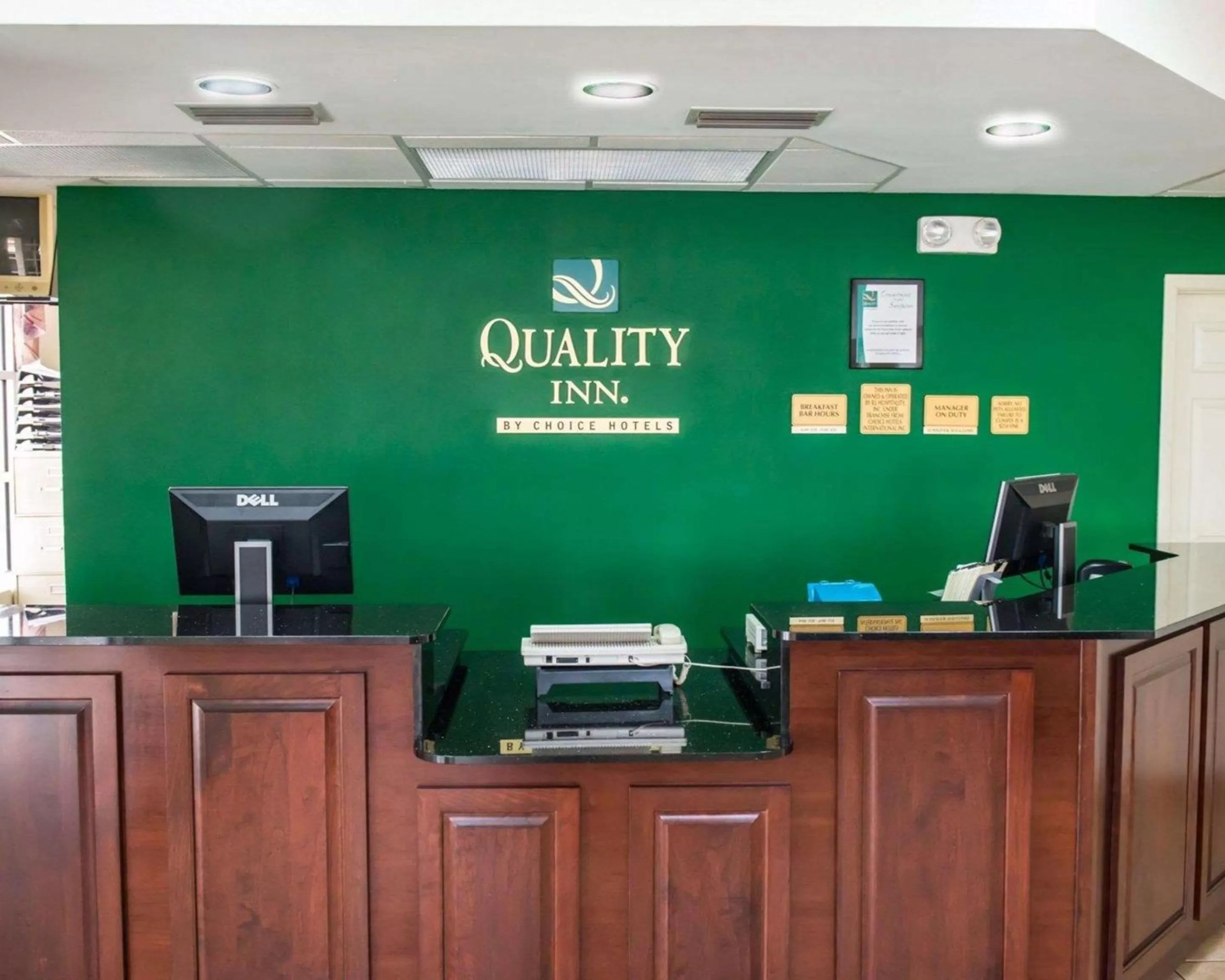 Lobby or reception in Quality Inn Chipley I-10 at Exit 120