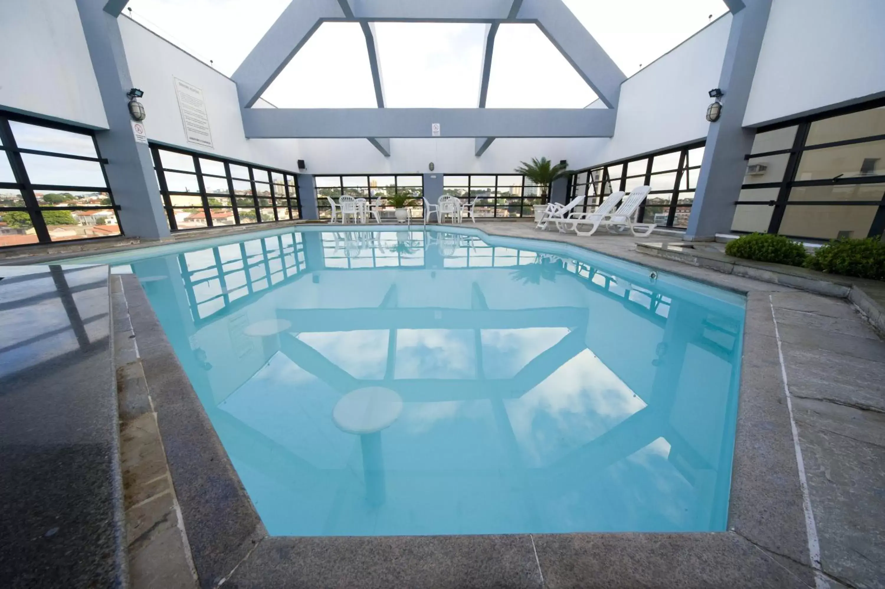 Balcony/Terrace, Swimming Pool in Dan Inn Sorocaba