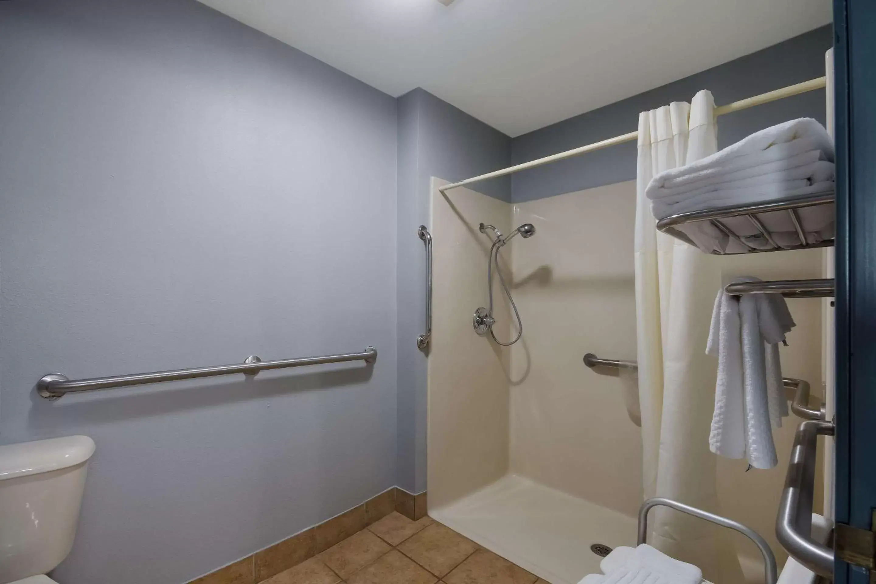 Bedroom, Bathroom in Quality Inn & Suites Oklahoma City North