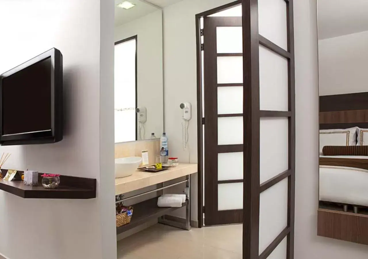 Bathroom, Bed in San Simon Hotel Pereira By Soratama Bathroom, Bed in San Simon Hotel Pereira By Soratama