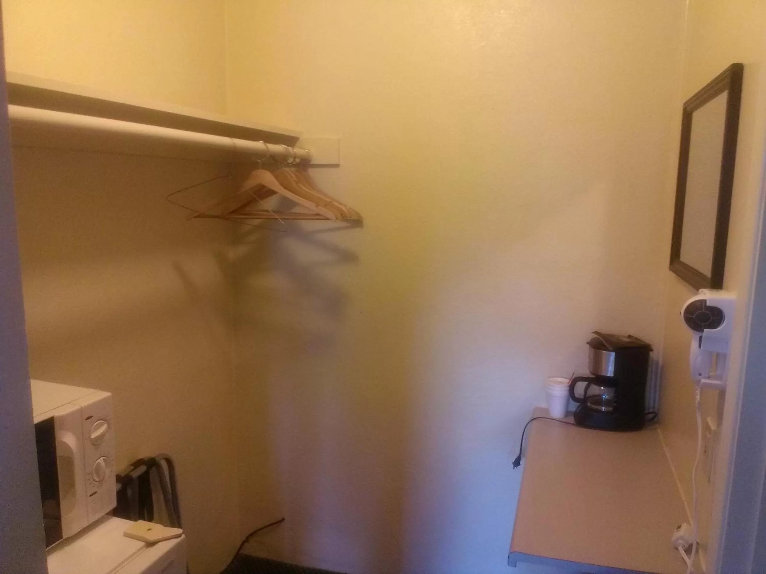 Coffee/tea facilities in Heritage House Motel