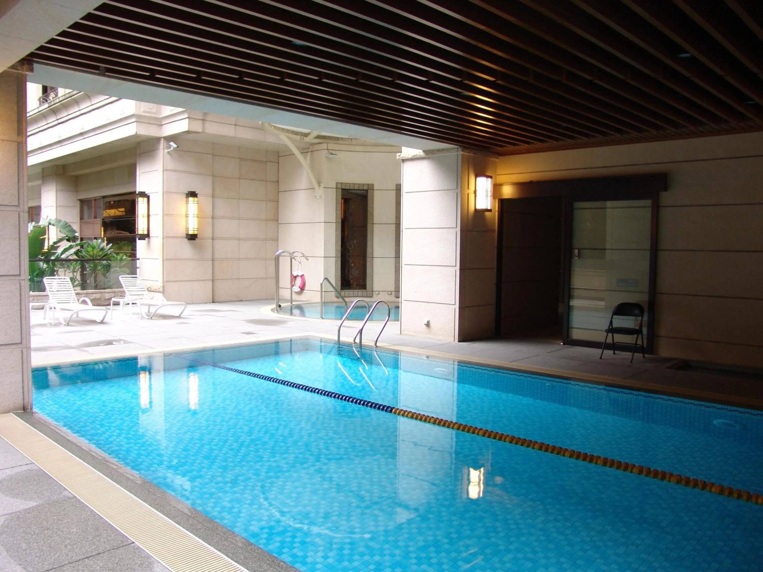 Swimming pool in Fullon Hotel Taipei, East