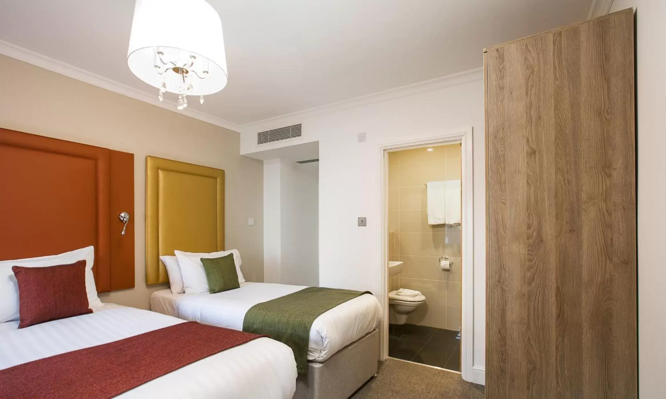 Bedroom, Bed in Park Avenue J Hotel London Hyde Park