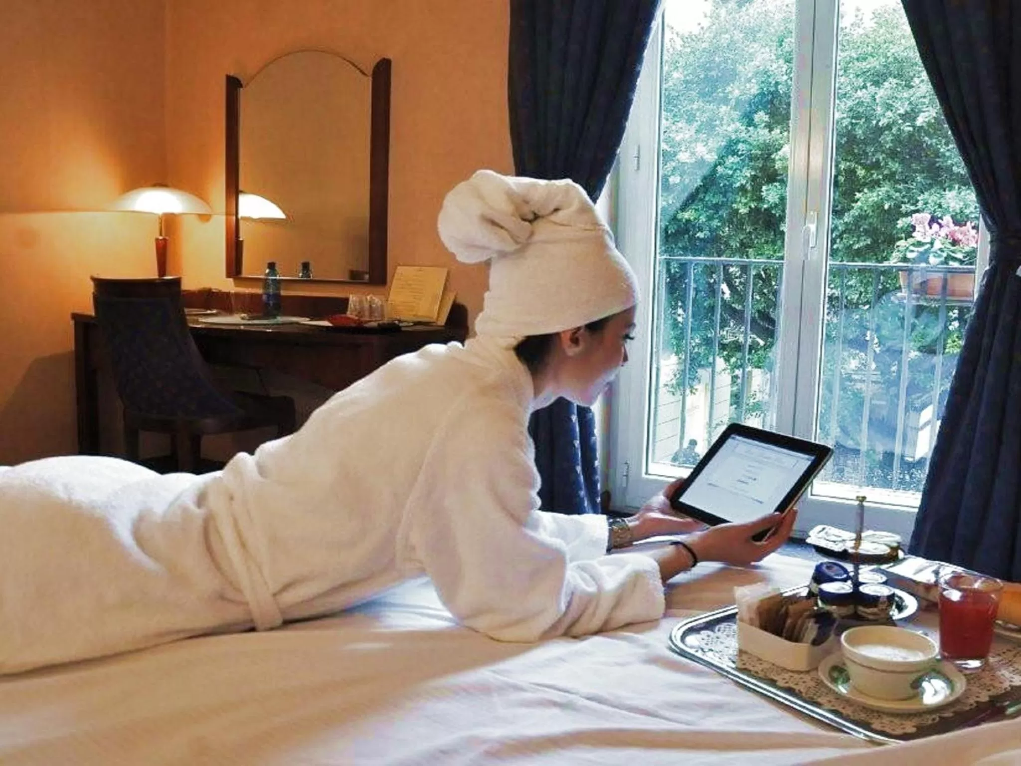 People, Bed in Massimo Plaza Hotel