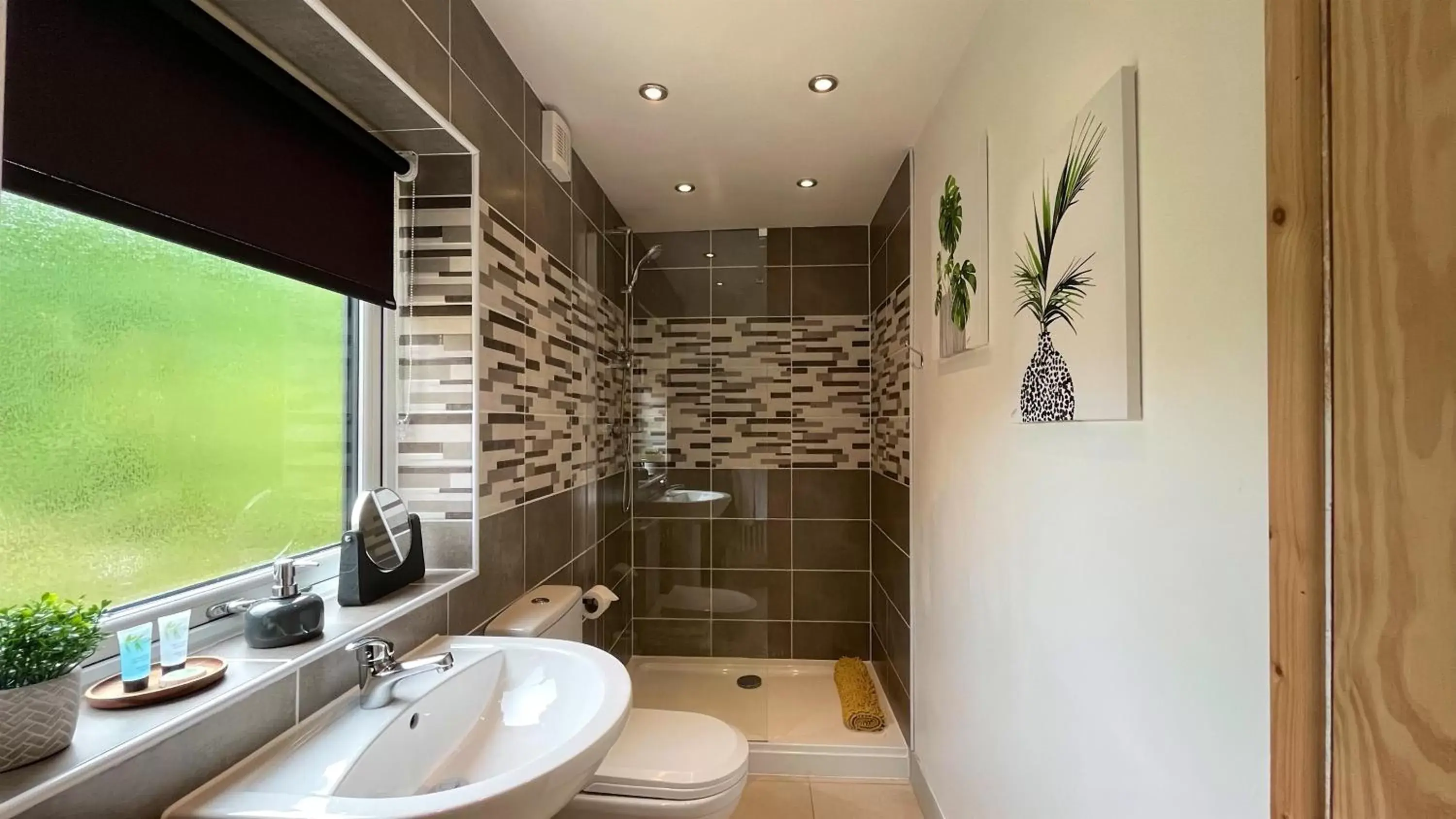 Bathroom in Shenstone Lodge