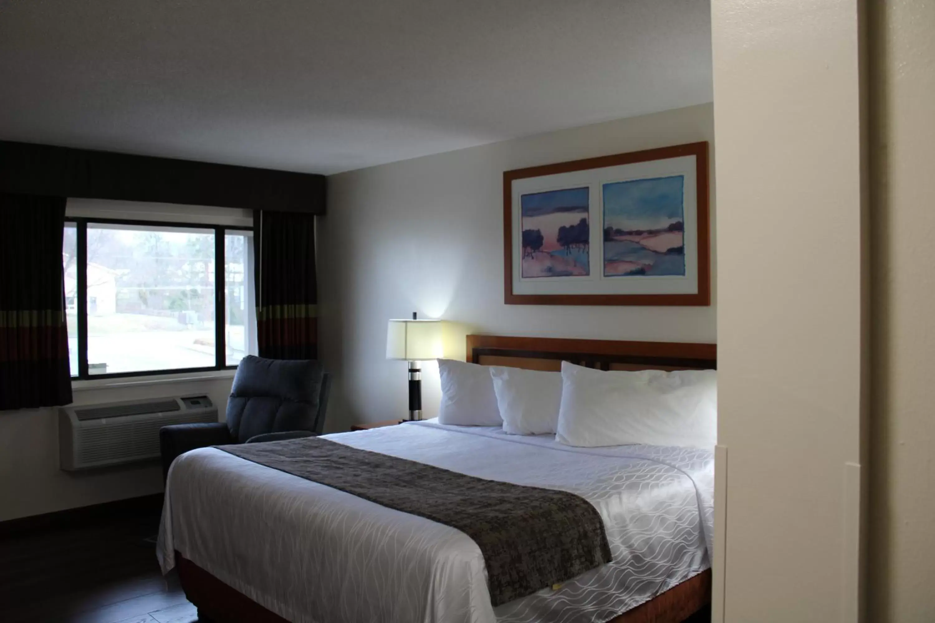 Bed in Scottish Inns Ashland Bed in Scottish Inns Ashland