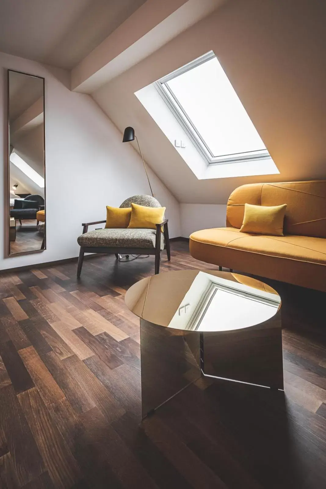 TV and multimedia, Seating Area in Hotel Bernina Geneva