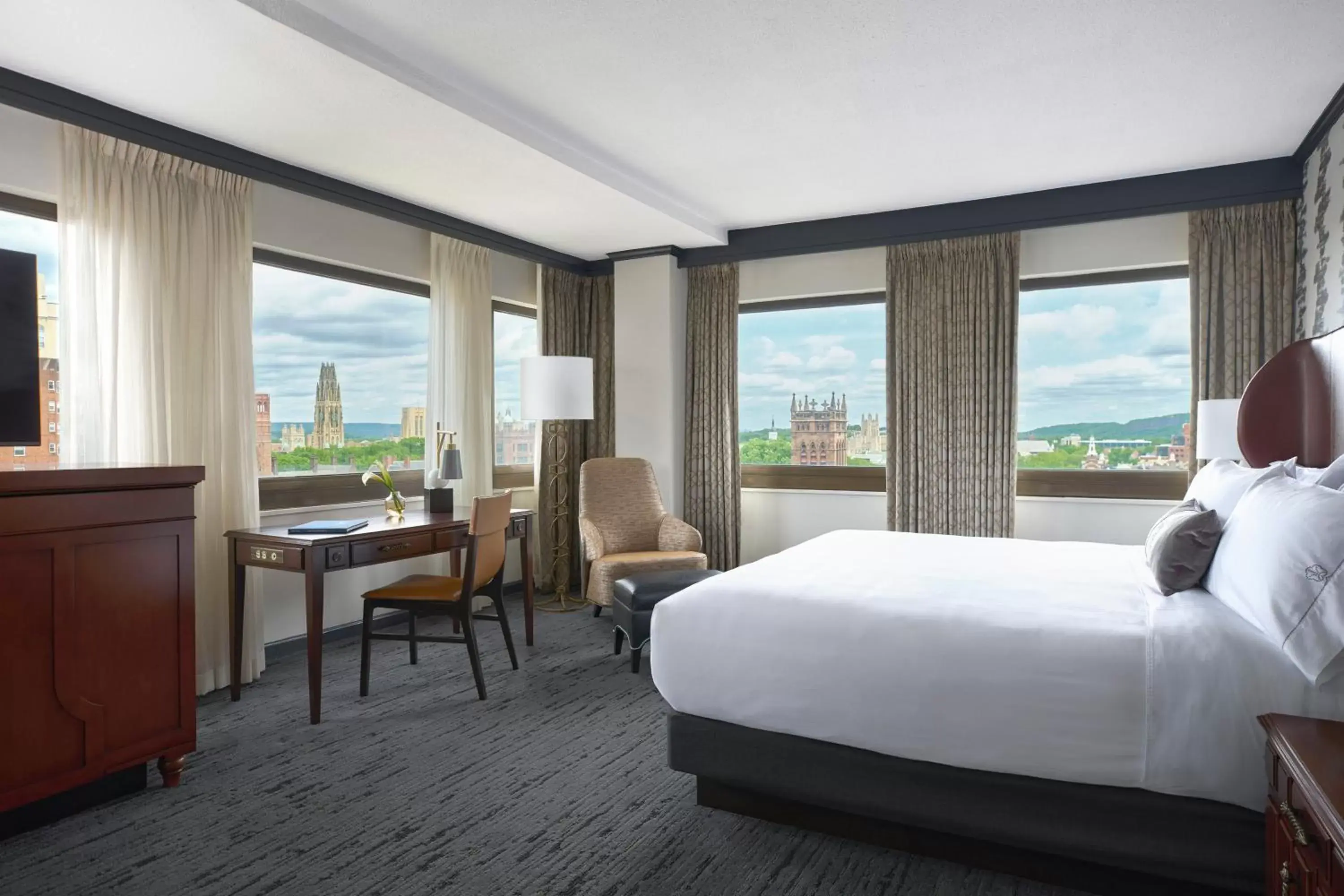 Photo of the whole room, Bed in Omni New Haven Hotel at Yale Photo of the whole room, Bed in Omni New Haven Hotel at Yale