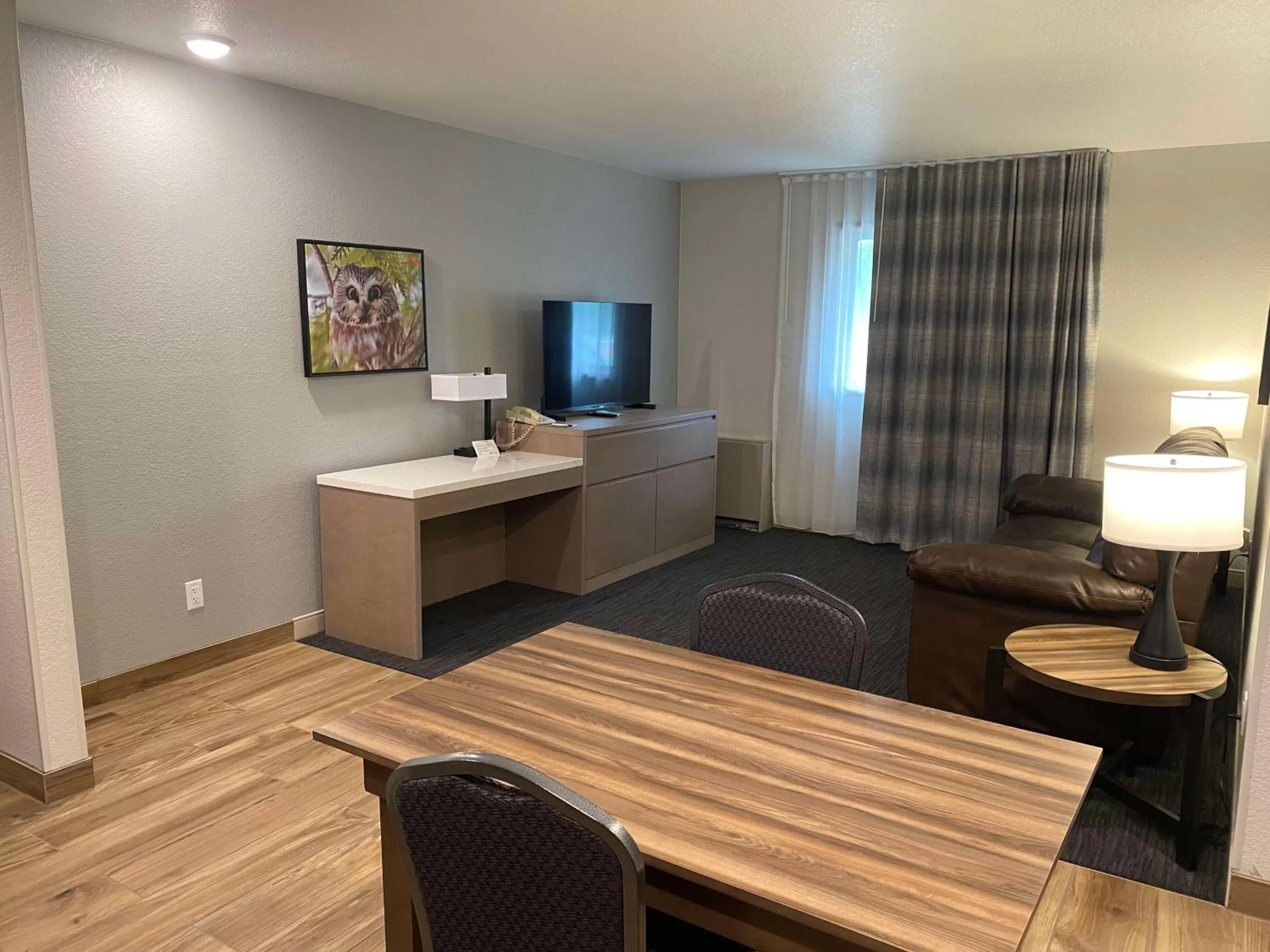 Photo of the whole room in Best Western Lake Lucille Inn