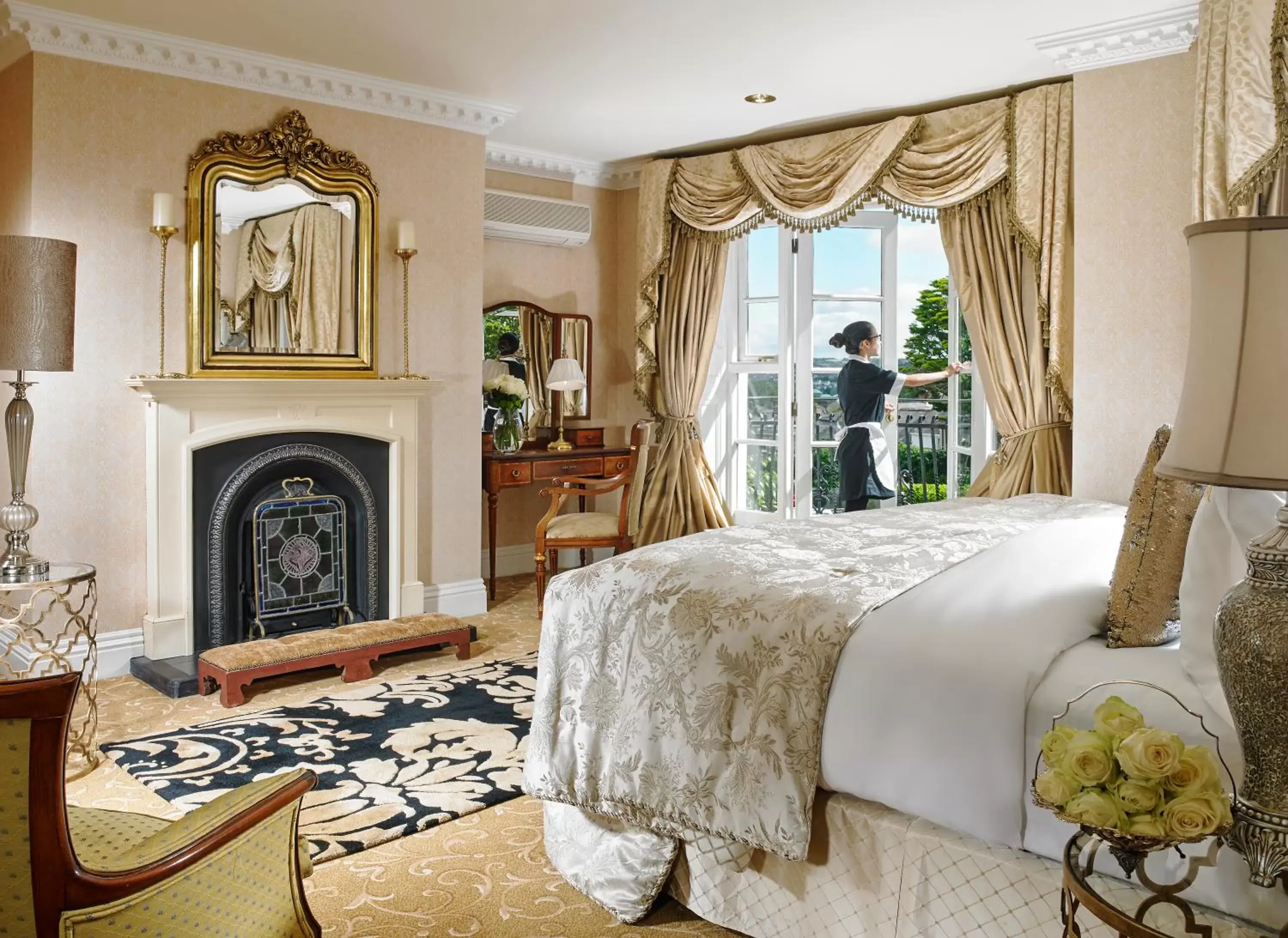 Bedroom in Hayfield Manor