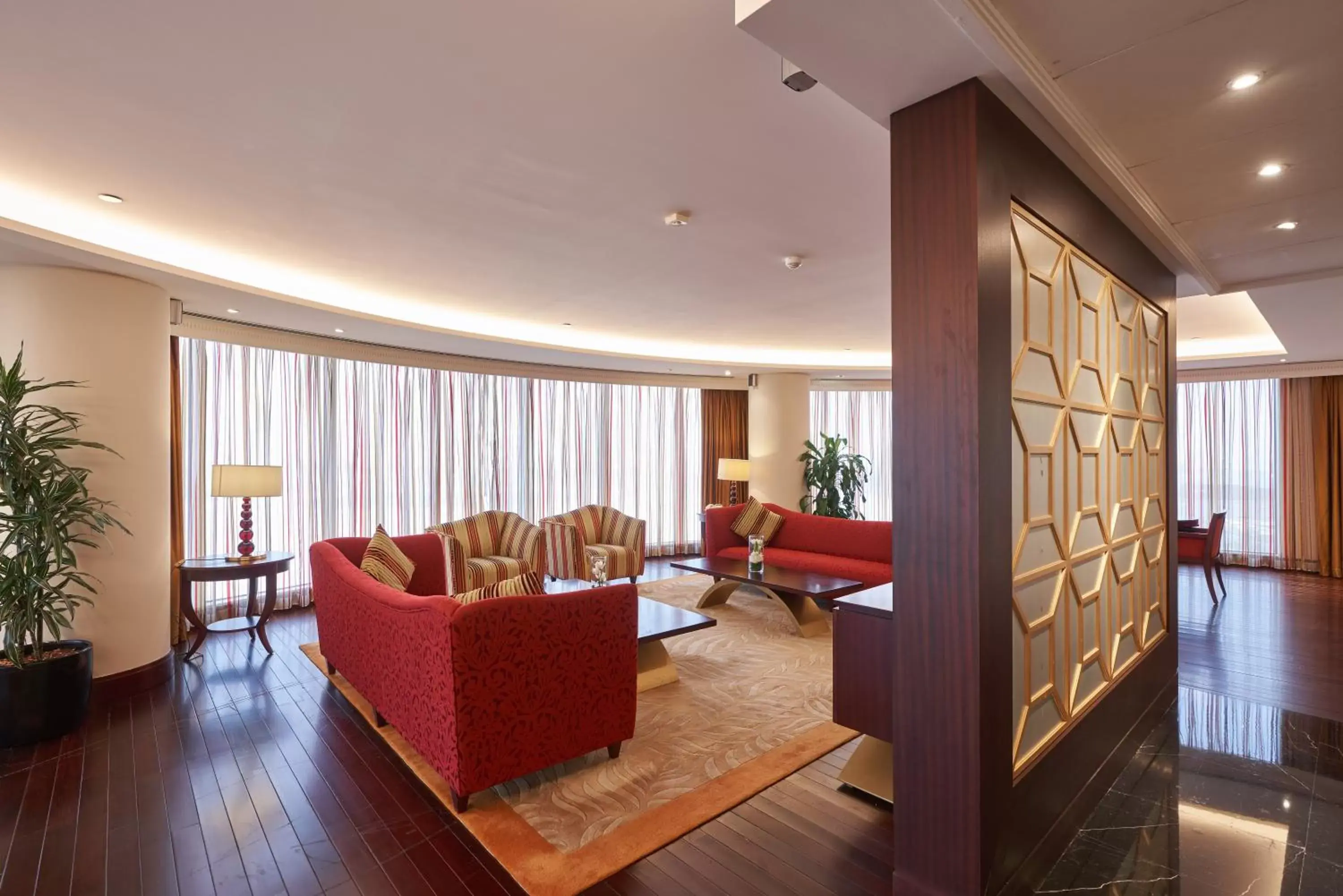 Living room, Seating Area in The Diplomat Radisson Blu Hotel Residence & Spa