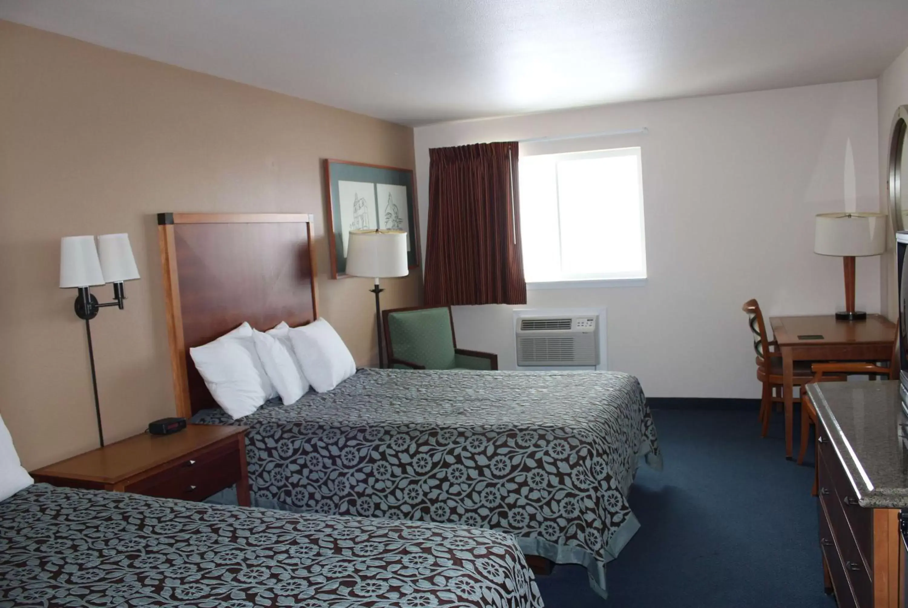 Photo of the whole room, Bed in Days Inn by Wyndham Ritzville