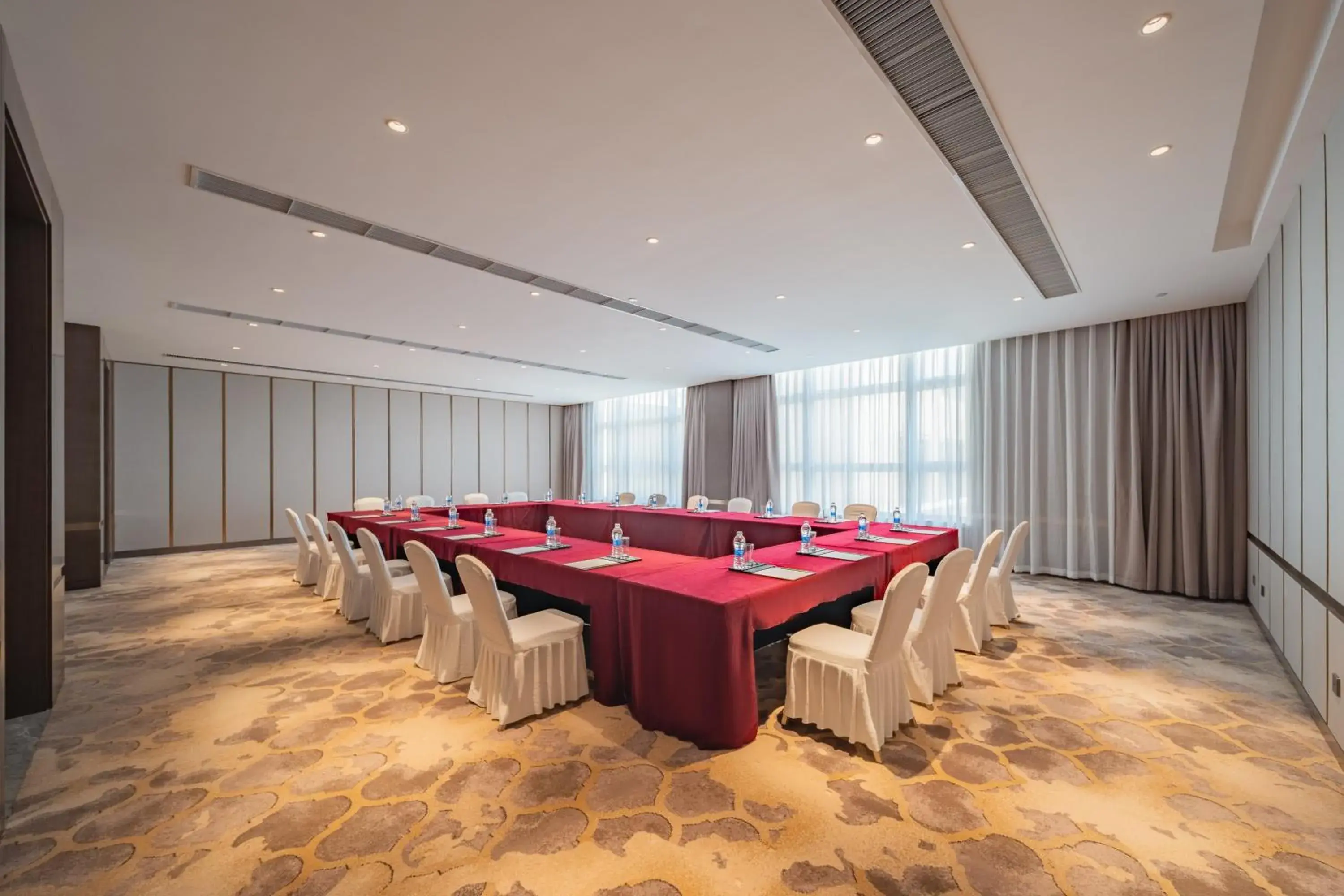 Meeting/conference room in Holiday Inn Zhengzhou Zhongzhou, an IHG Hotel