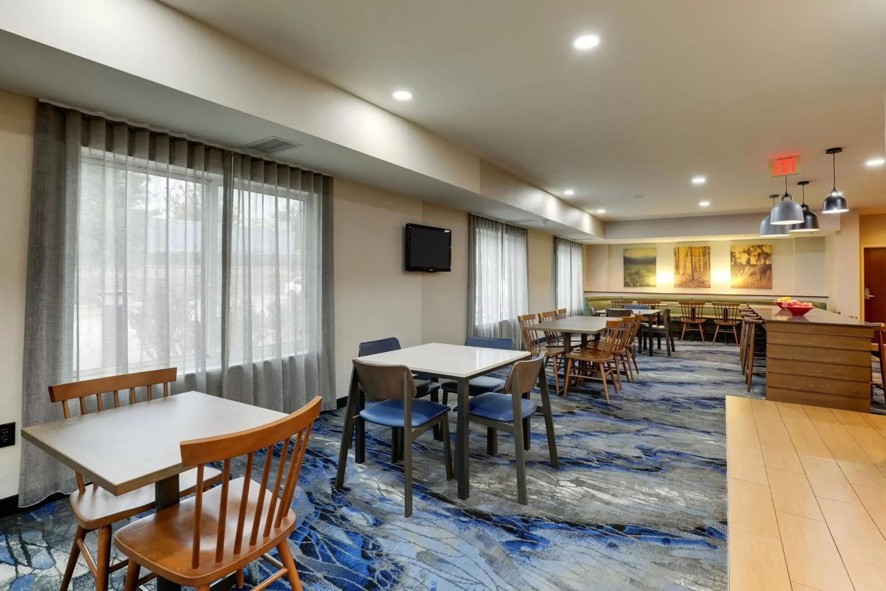 Restaurant/Places to Eat in Fairfield Inn & Suites by Marriott Fort Worth I-30 West Near NAS JRB