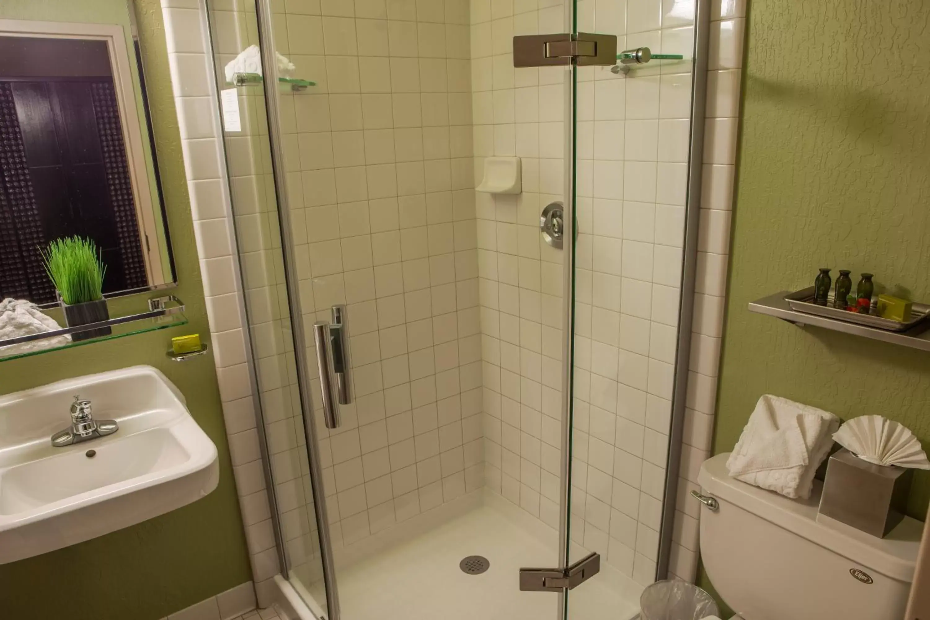 Shower, Bathroom in Hotel Fusion, a C-Two Hotel