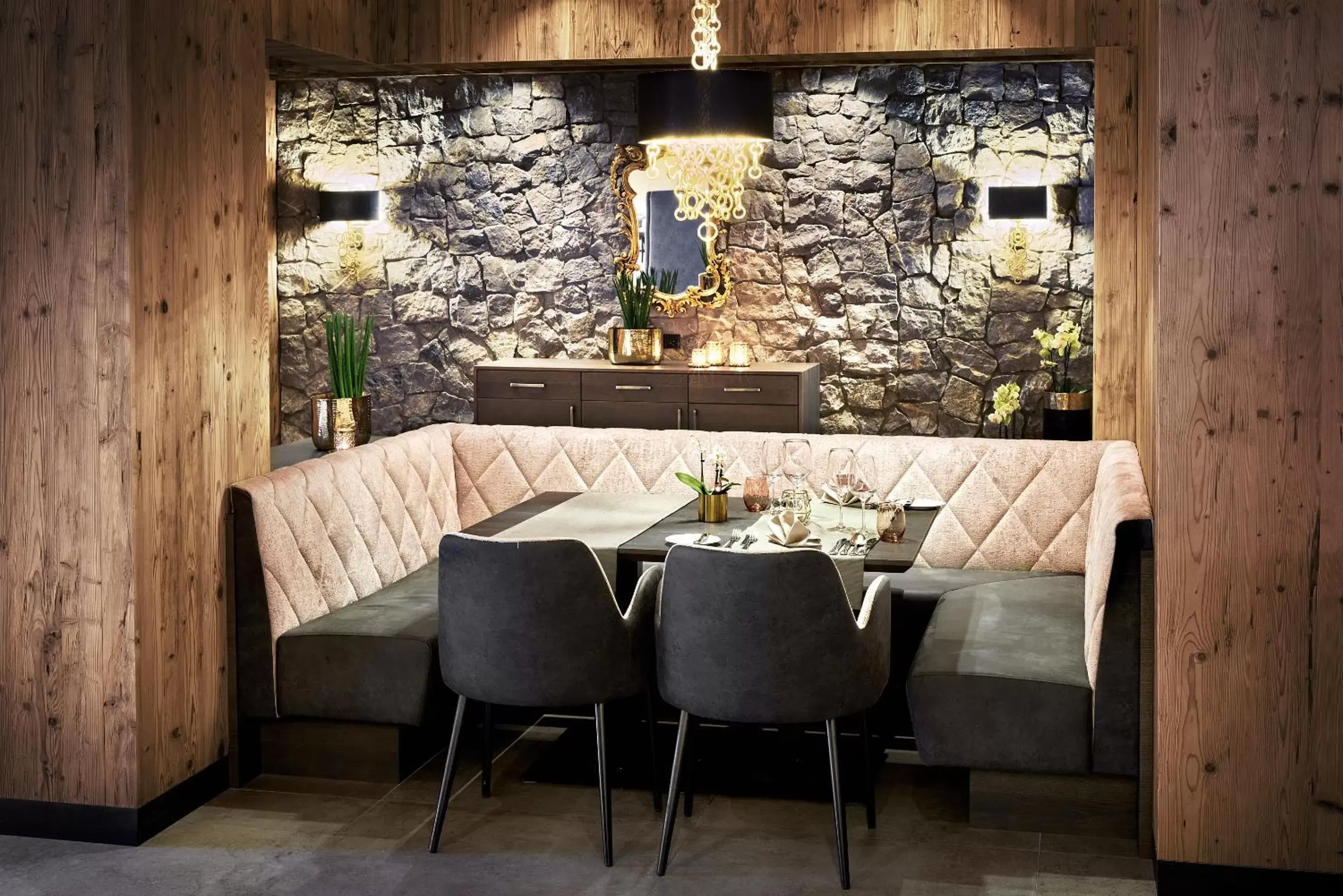 Restaurant/Places to Eat in Sporthotel Ellmau in Tirol