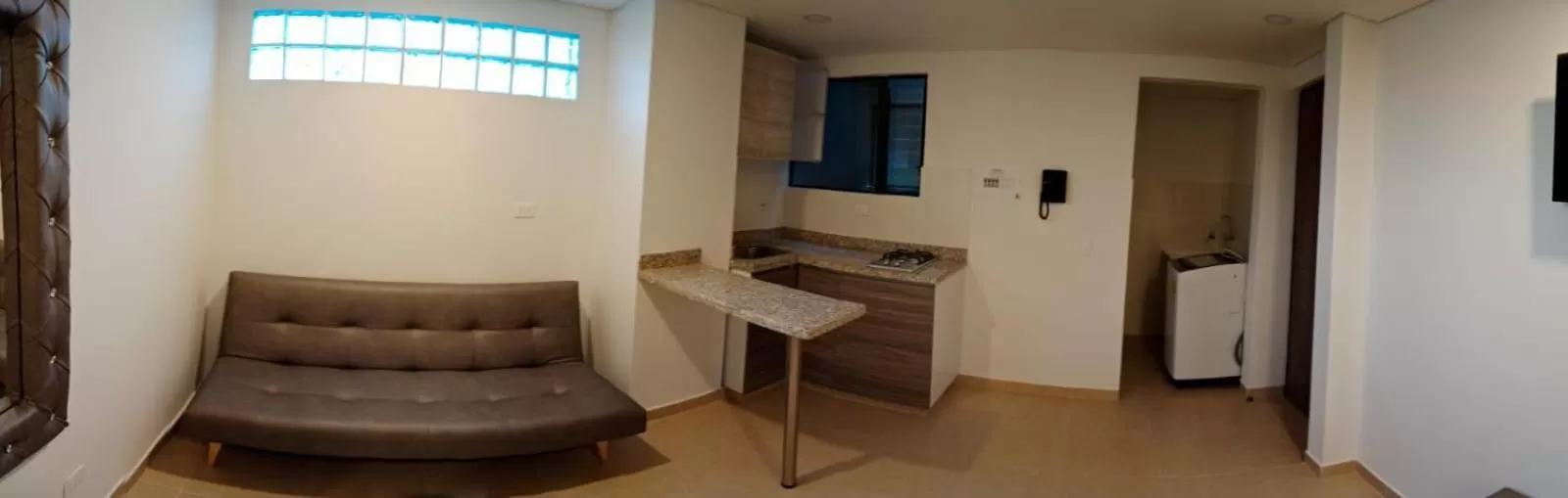 Seating area, Bathroom in Aparta Suite Plaza Premium by Tourism Yossa