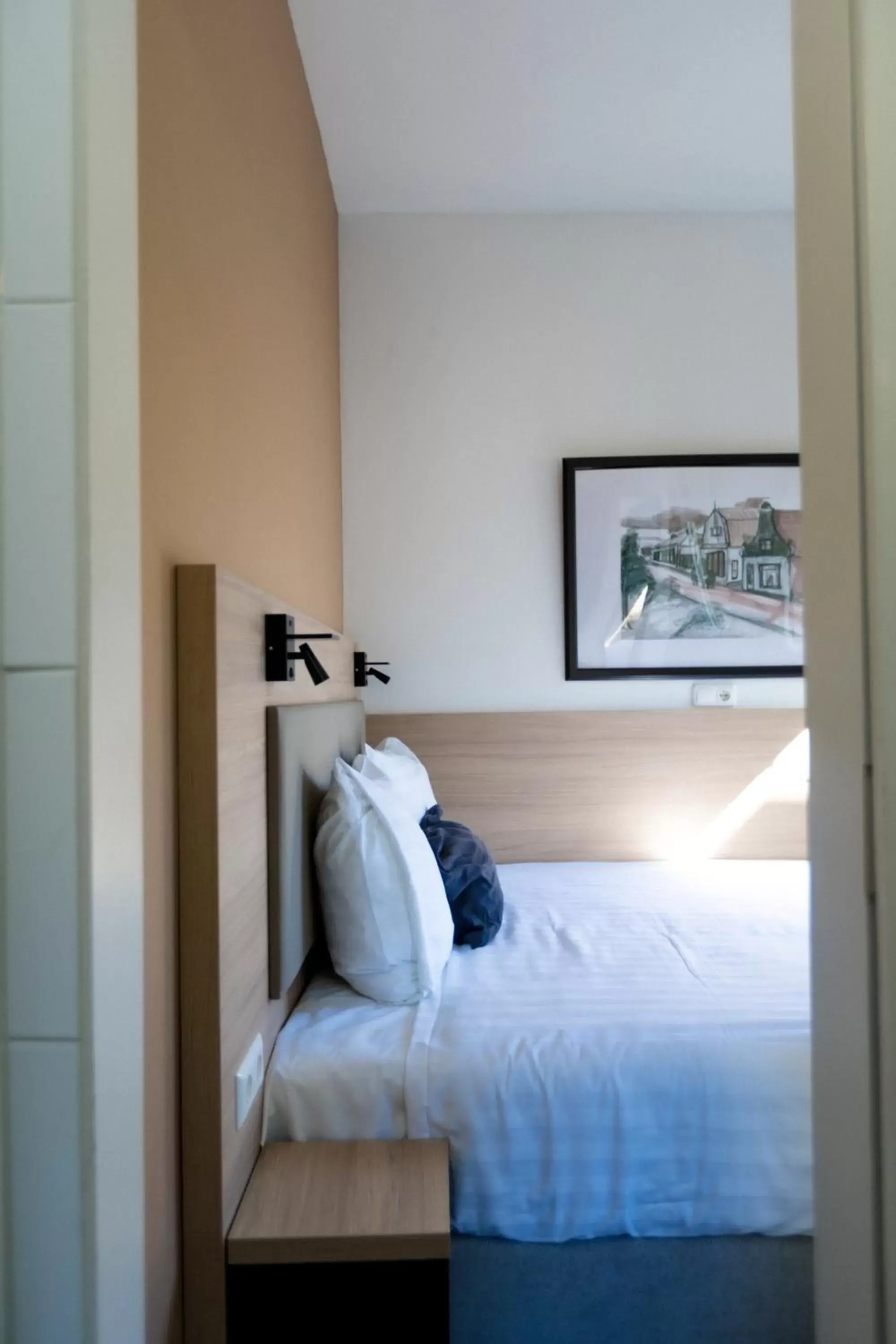 Bedroom, Bed in Plantage Garden Apartments