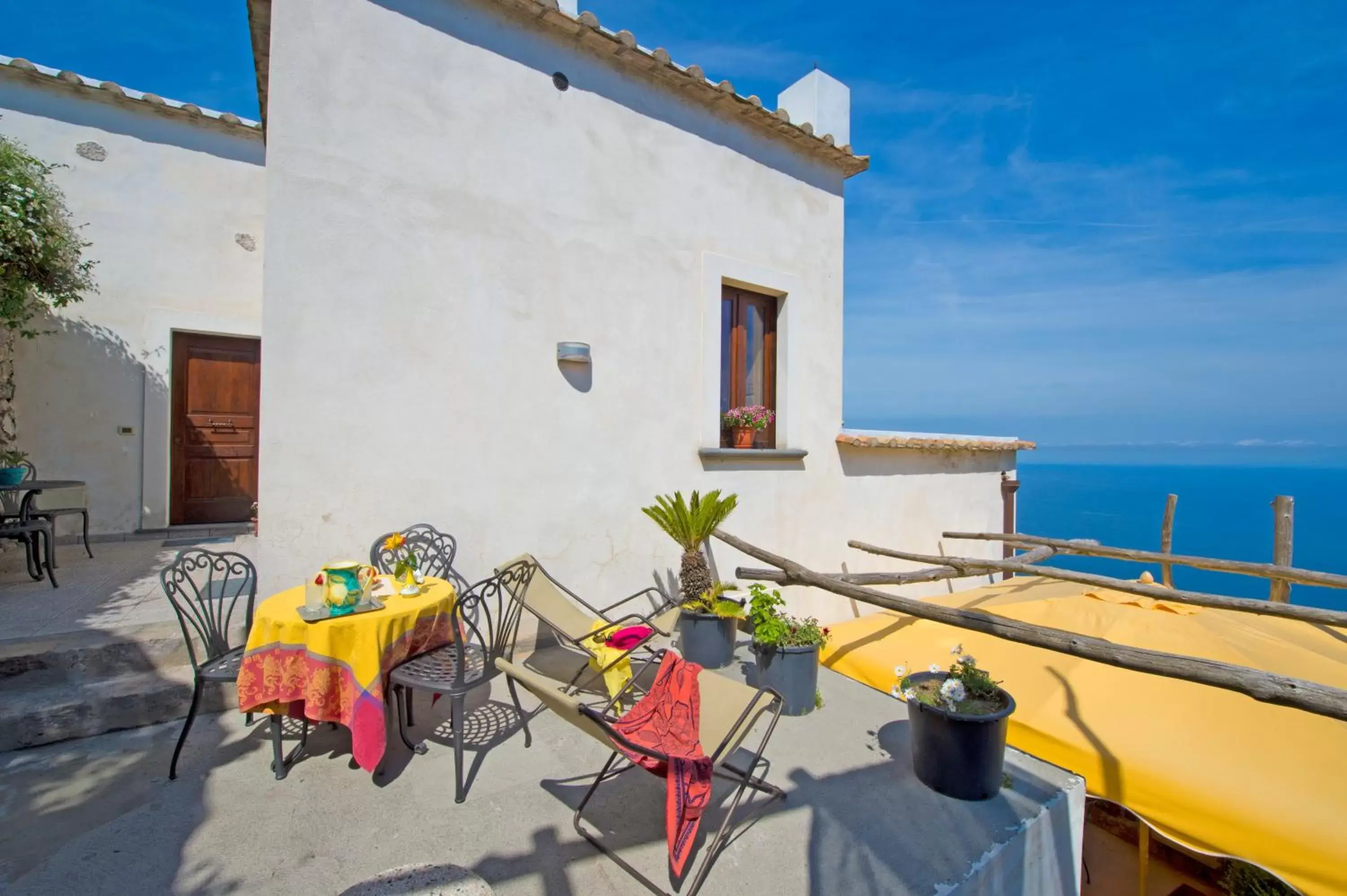 Balcony/Terrace in L'Antico Borgo Dei Limoni