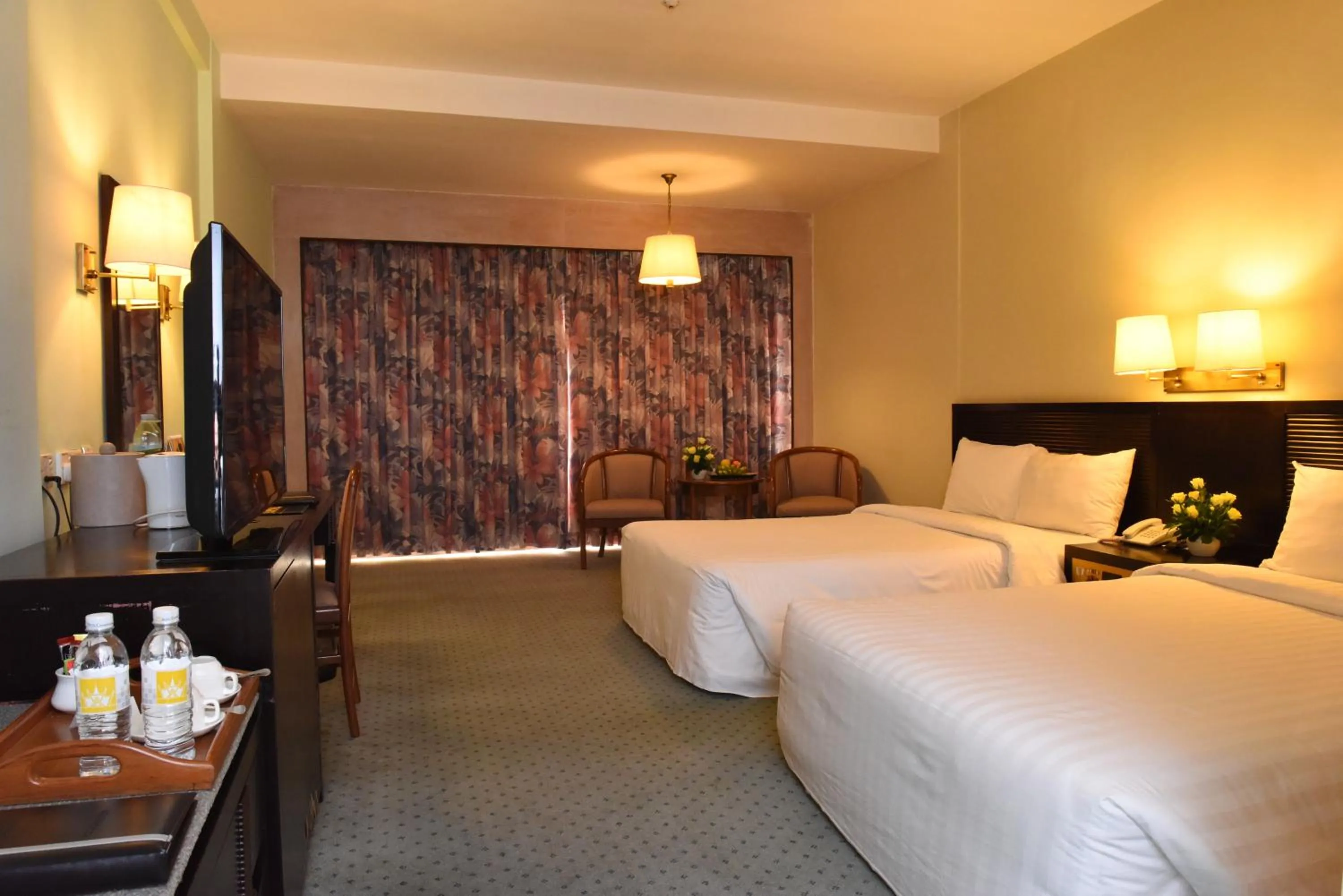 Photo of the whole room, Bed in Hotel Cambodiana