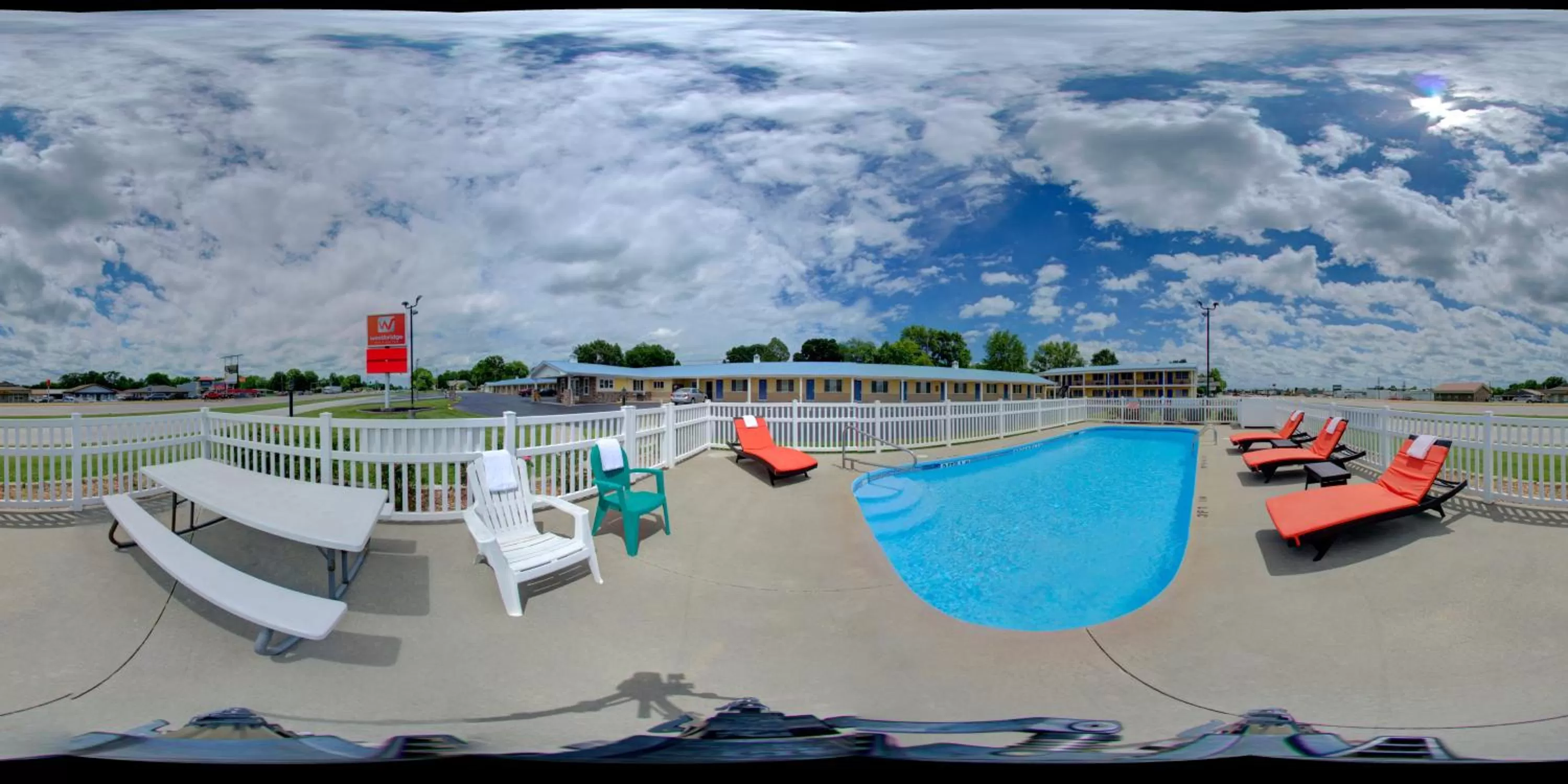 Swimming pool in Westbridge Inn & Suites
