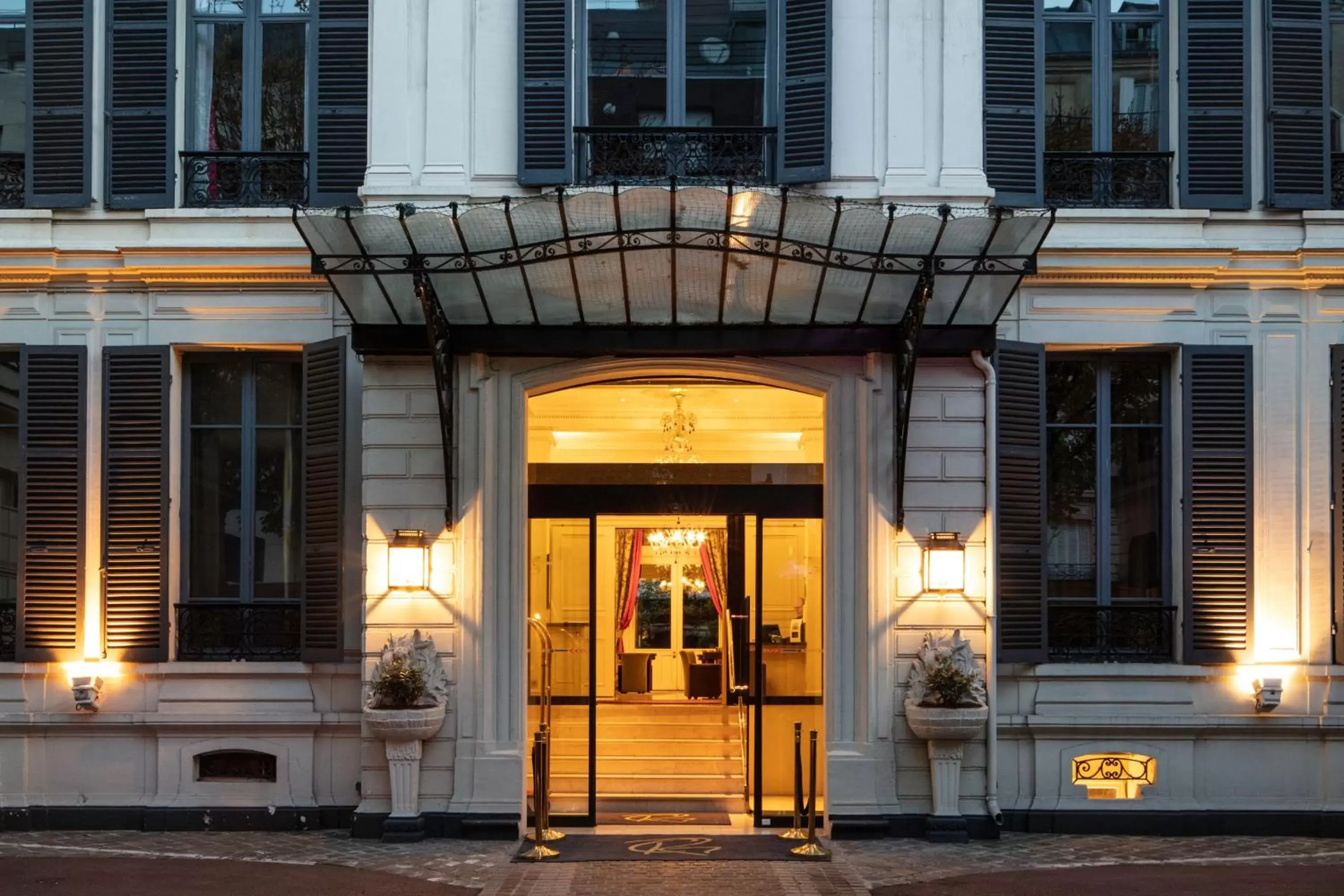 Facade/entrance in Hôtel Regent's Garden - Astotel