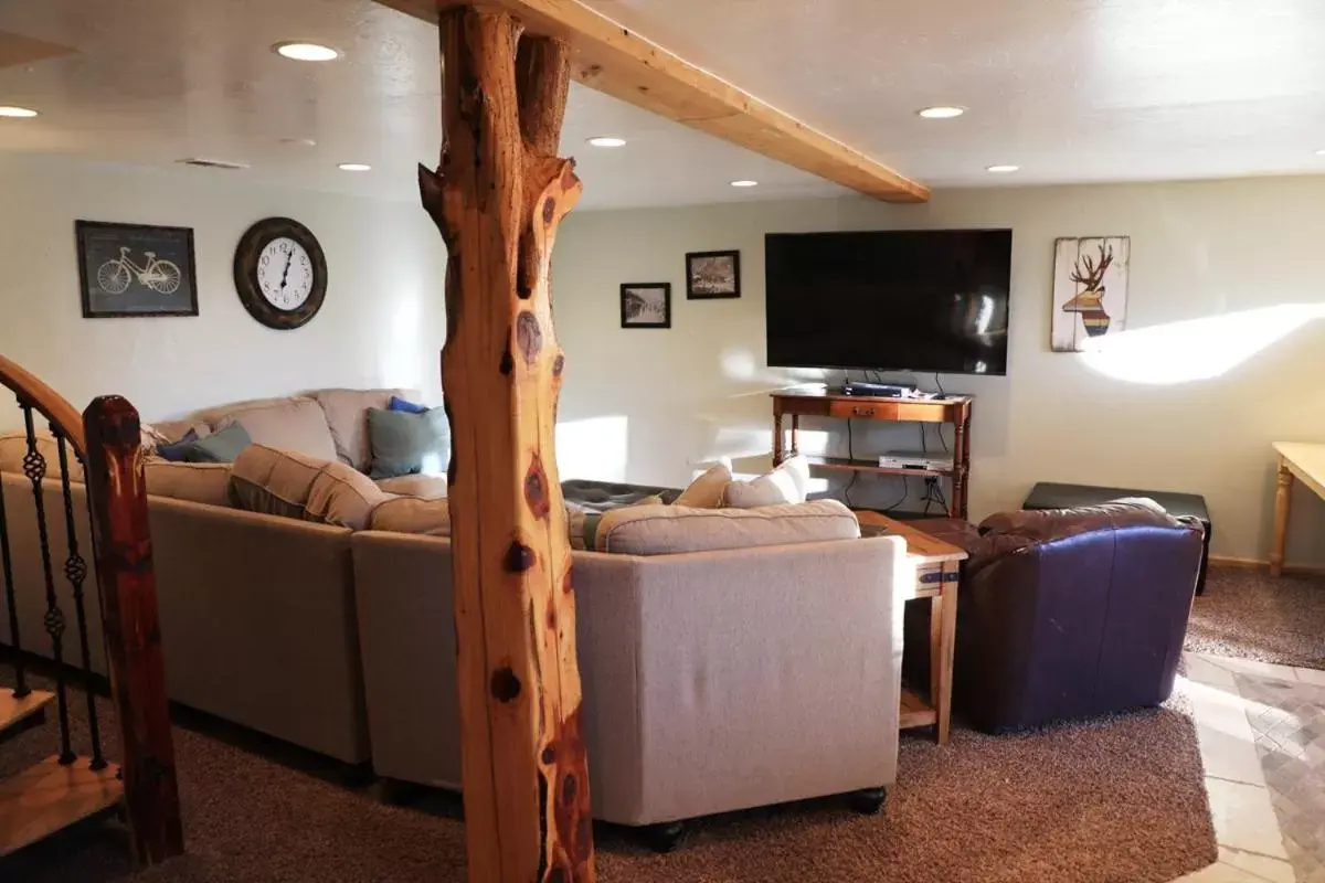 Seating Area in Zion Ponderosa Ranch Resort