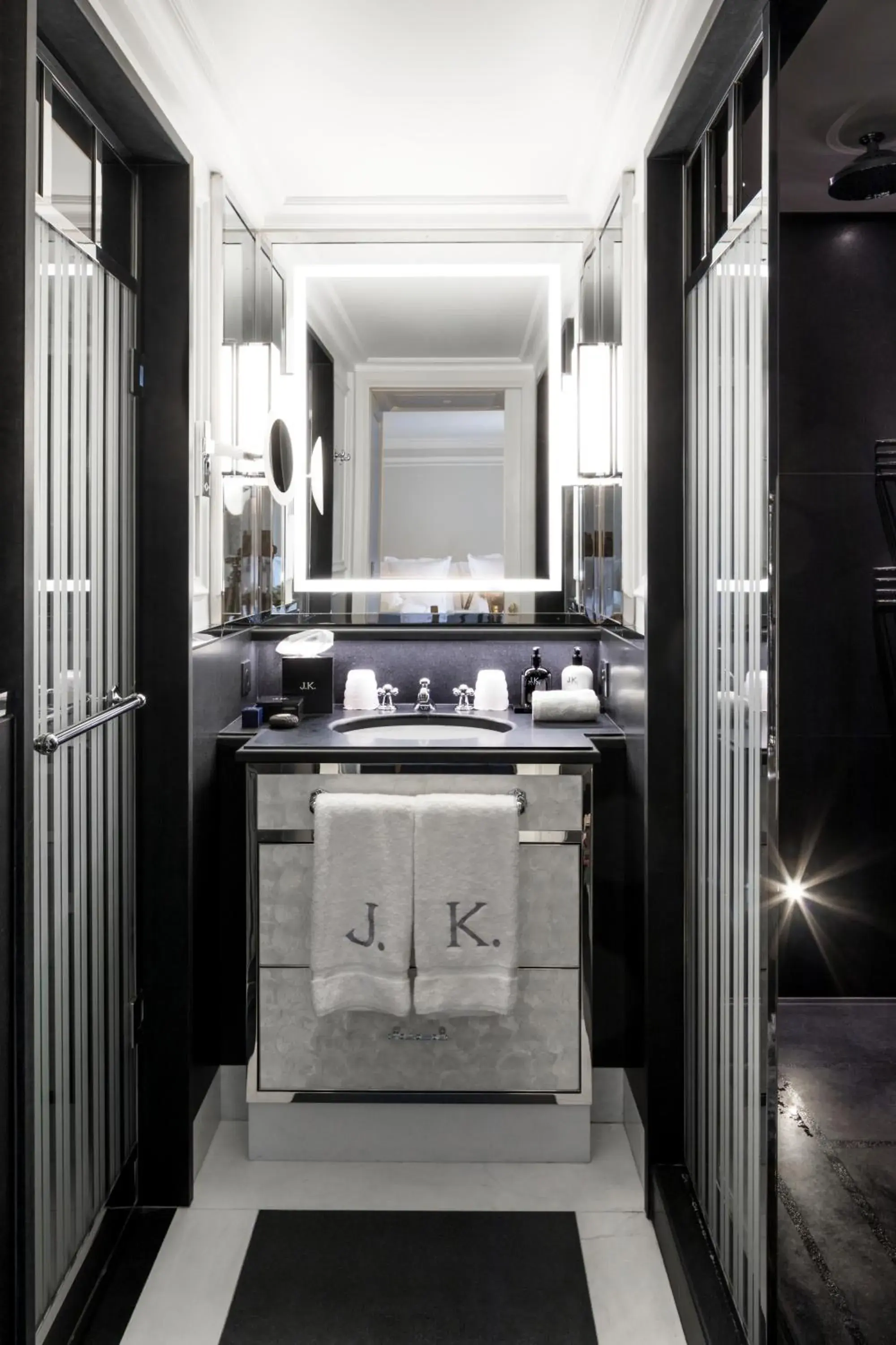 Bathroom in J.K. Place Paris